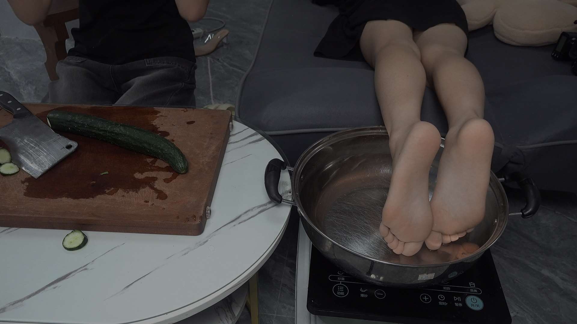 《[视频]仪仪的食物美脚》作品图