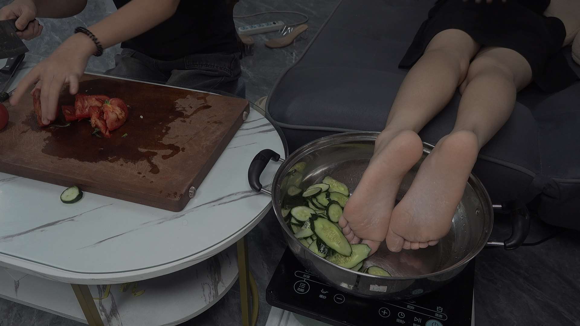 《[视频]仪仪的食物美脚》作品图