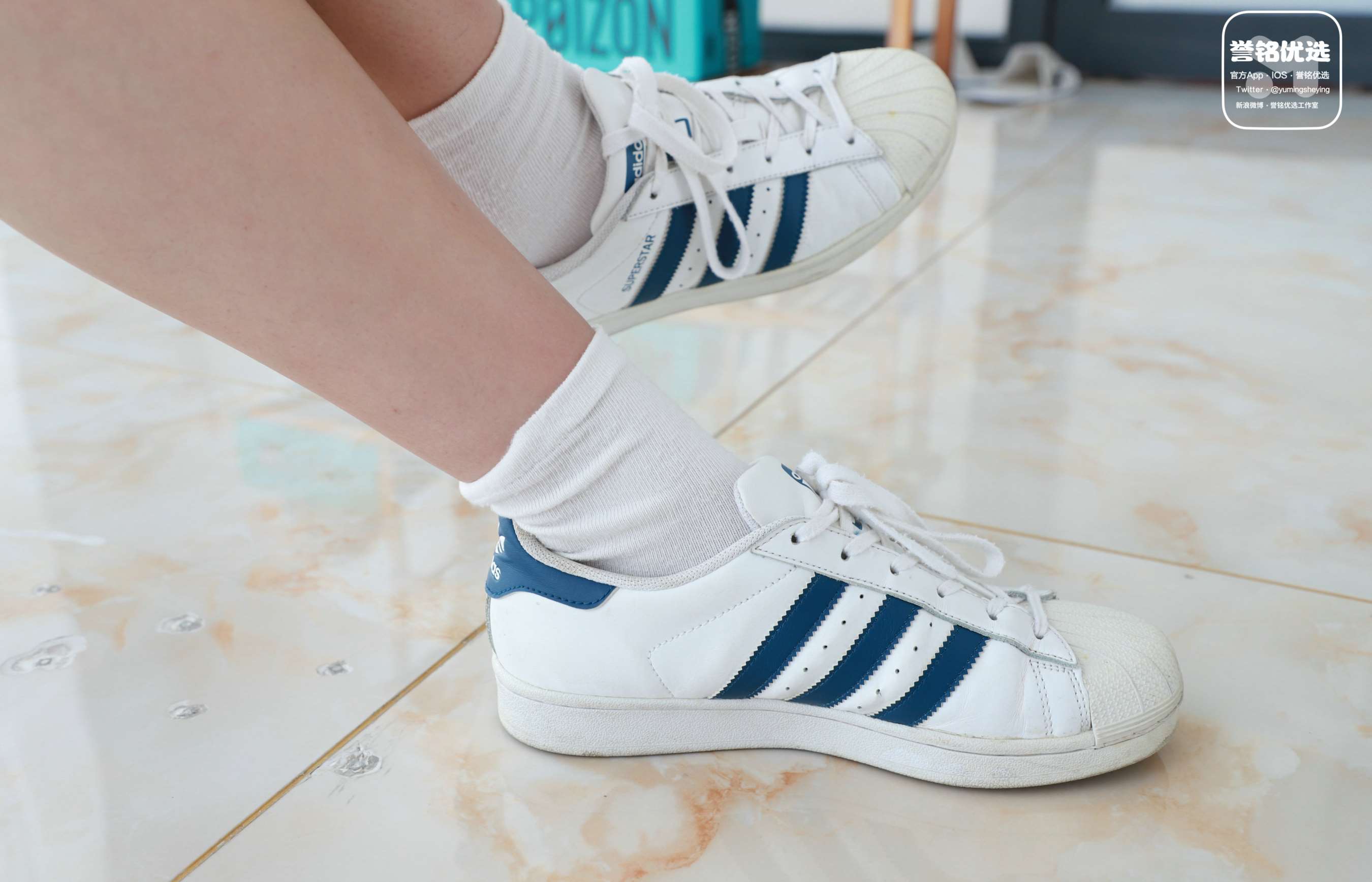 《[寄卖]誉铭优选 眼镜少女板鞋の白棉袜脚》作品图