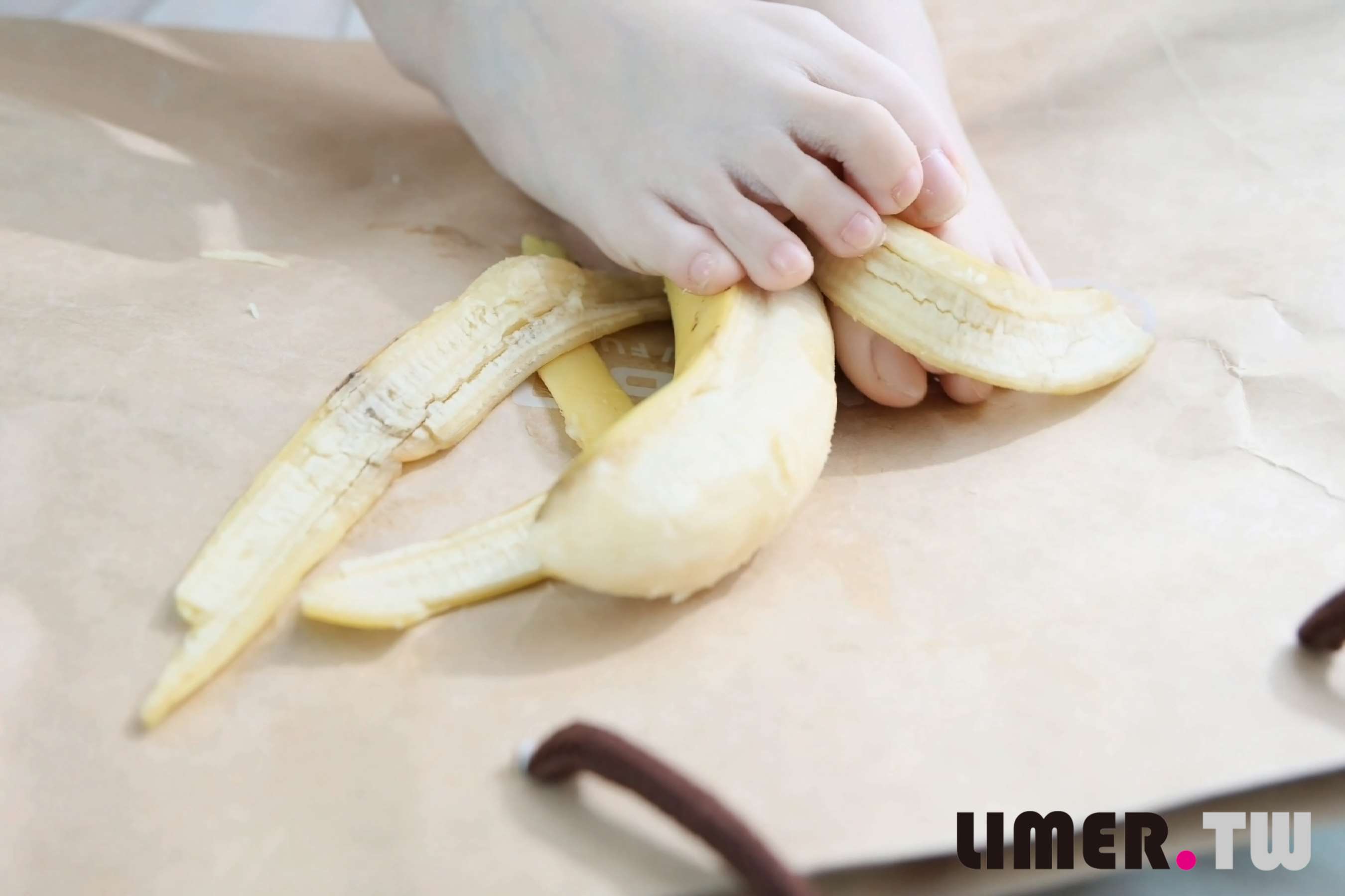 《[寄卖]乙醇千金小姐剥香蕉218P+1V(13:06)仅供下载》作品图