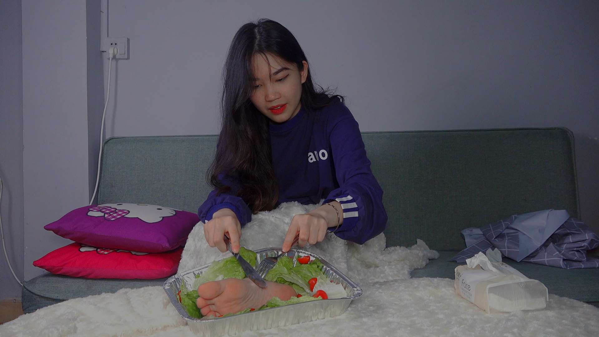 《[视频]小莹沙拉面包美脚》作品图