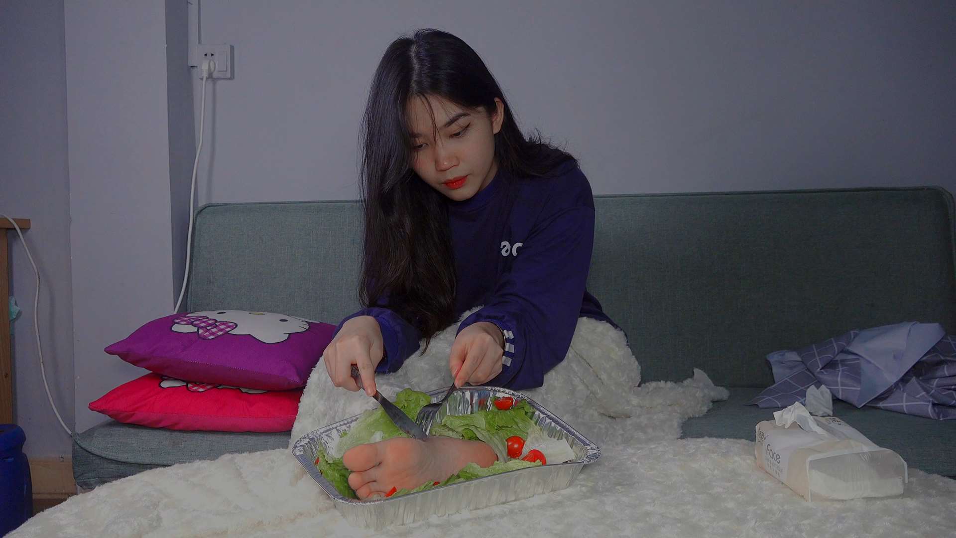 《[视频]小莹沙拉面包美脚》作品图