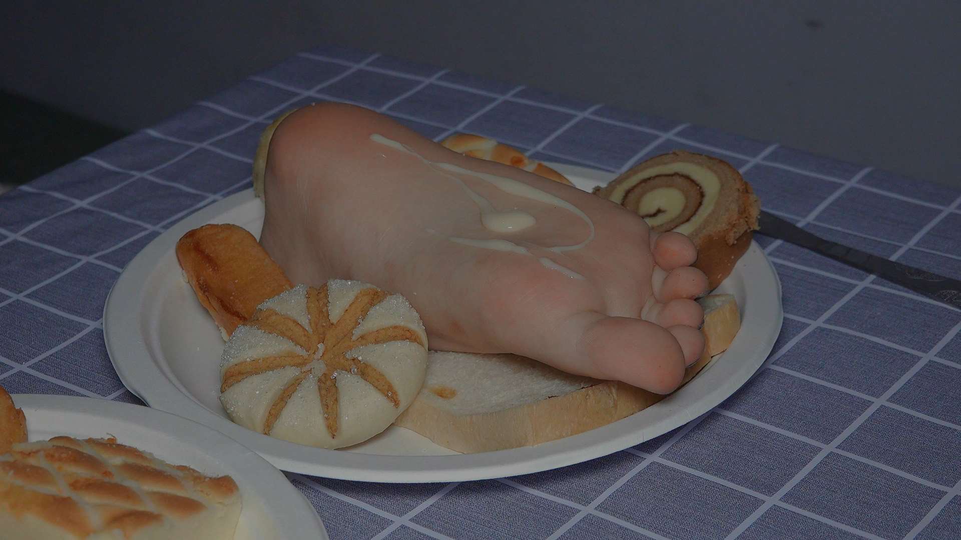 《[视频]小莹沙拉面包美脚》作品图