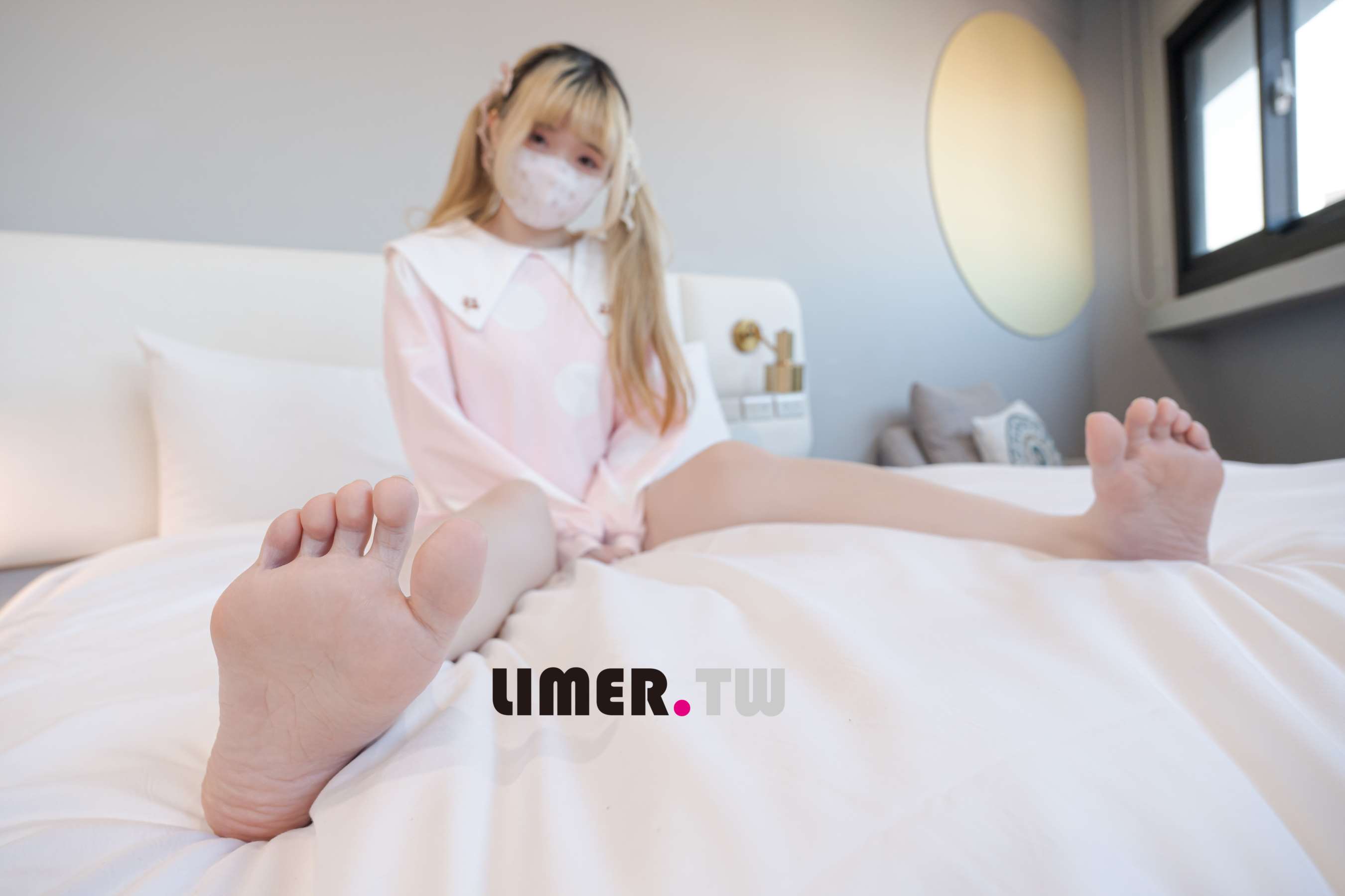 《[寄卖]Mirai 原宿日系小隻馬 蘿莉 Q彈裸足》作品图