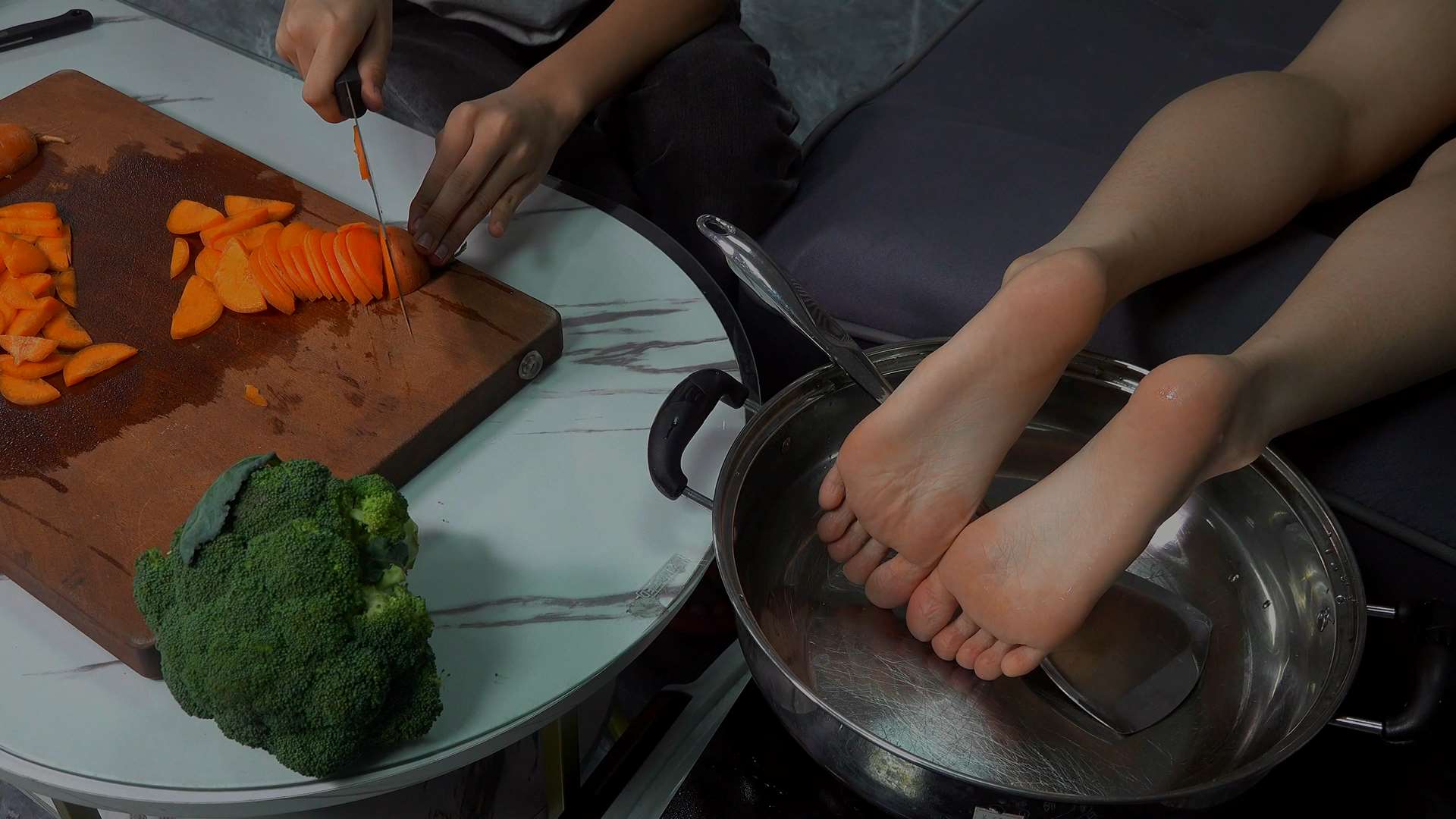 《[视频]贞贞的食物美脚最后翻炒出锅香极了》作品图