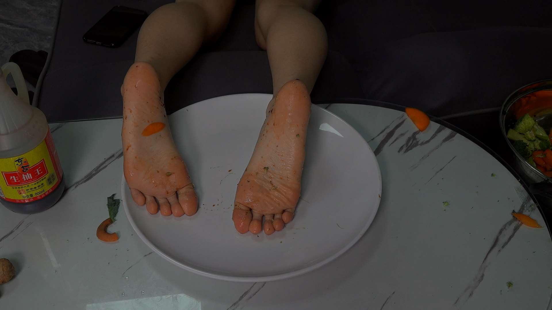 《[视频]贞贞的食物美脚最后翻炒出锅香极了》作品图