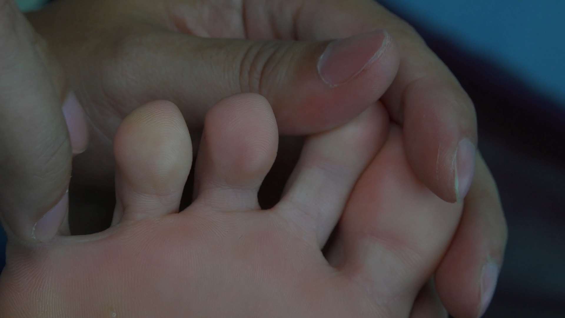 《[视频]把玩小刘和李怡的脚丫》作品图