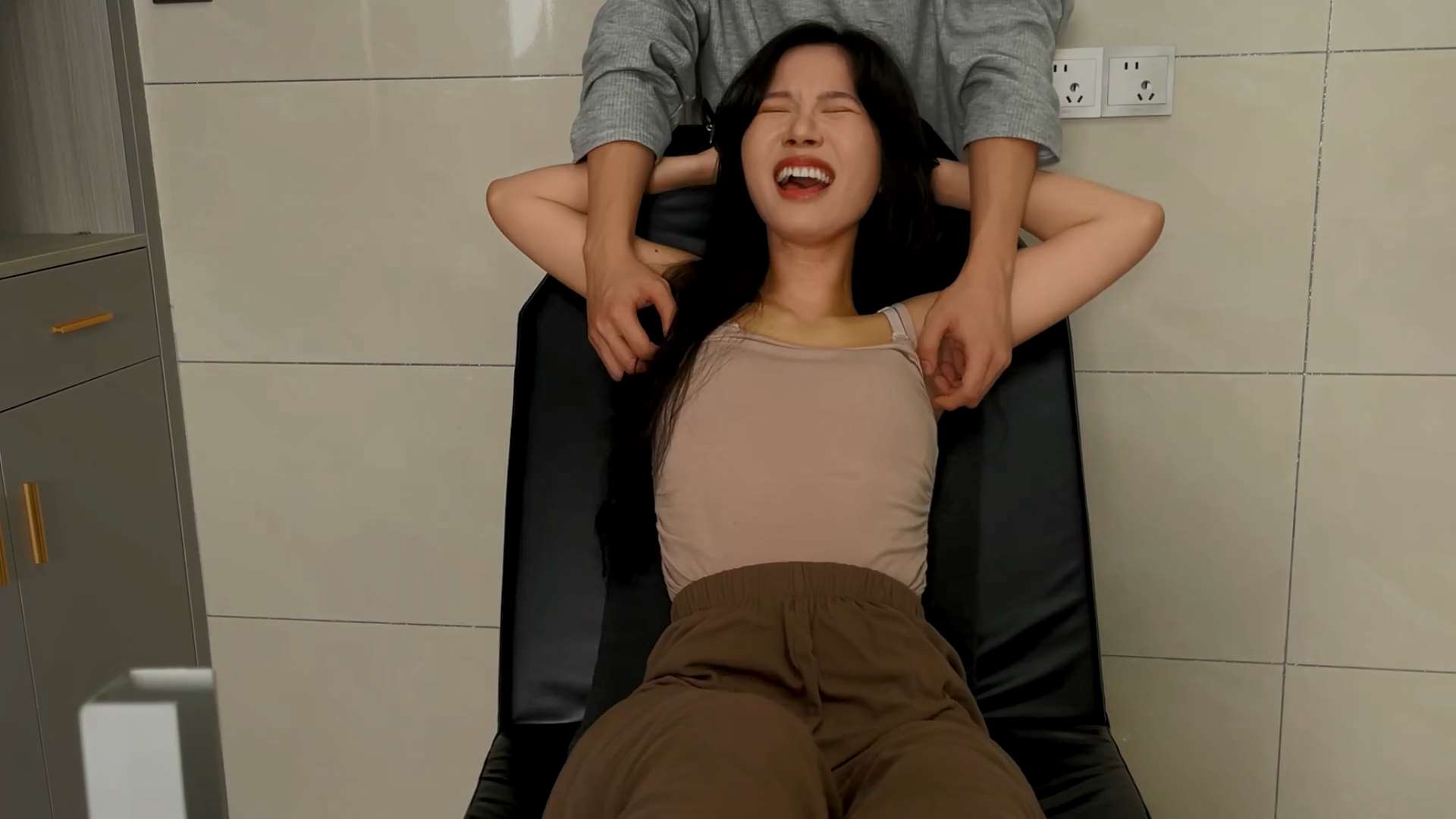 《[视频]TK小九的灰丝嫩脚》作品图