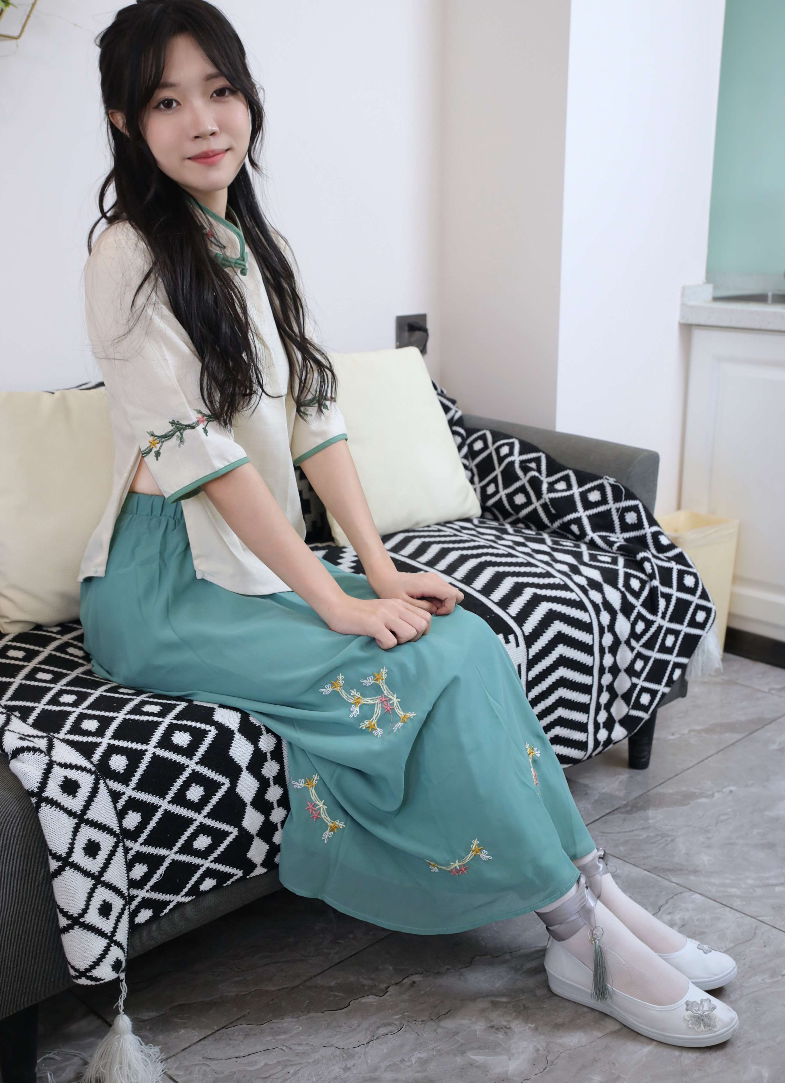 《yuuu 汉服套装 白色短袜》作品图