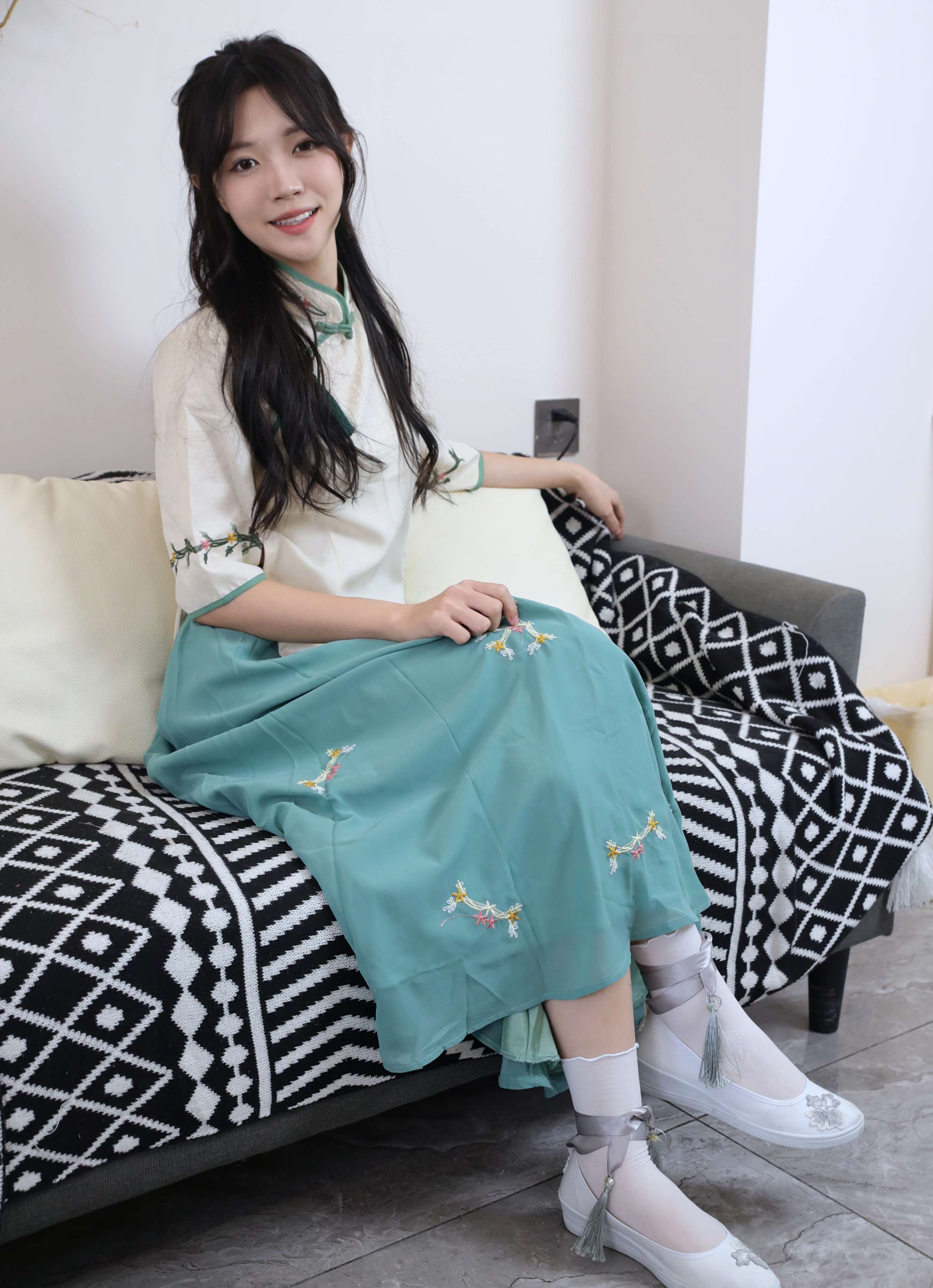 《yuuu 汉服套装 白色短袜》作品图