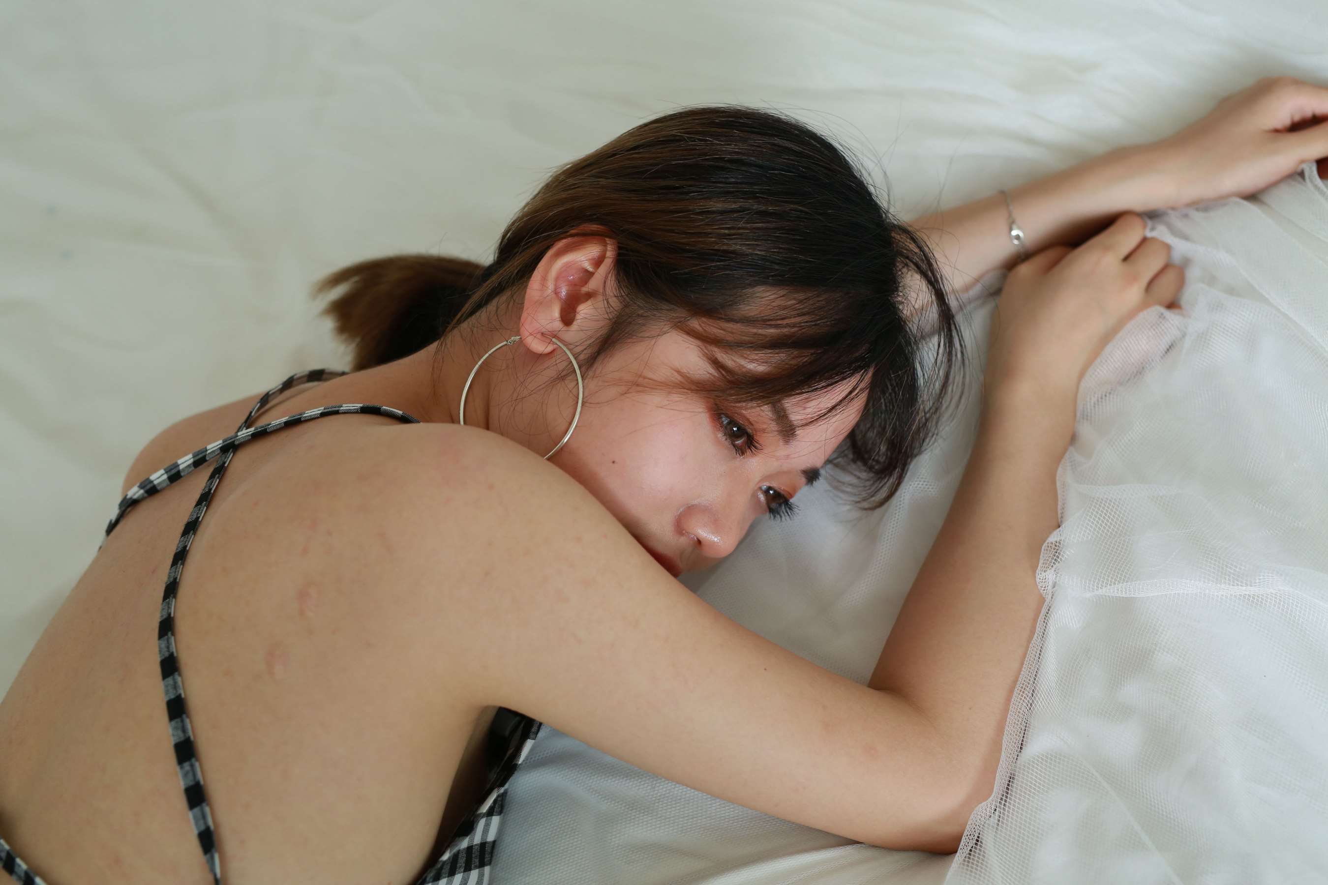 《陈雨菲格子裙の嫩足》作品图