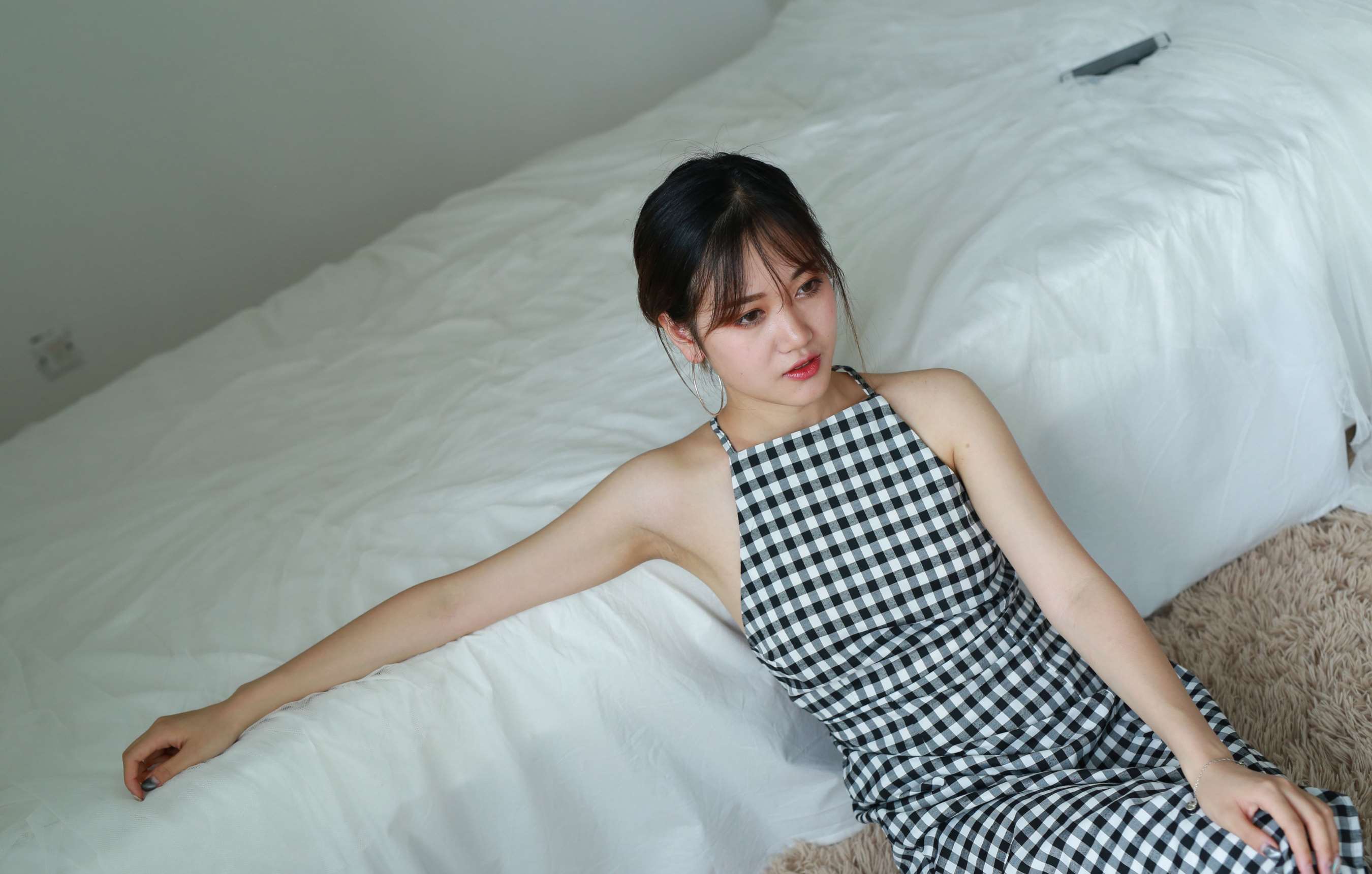 《陈雨菲格子裙の嫩足》作品图