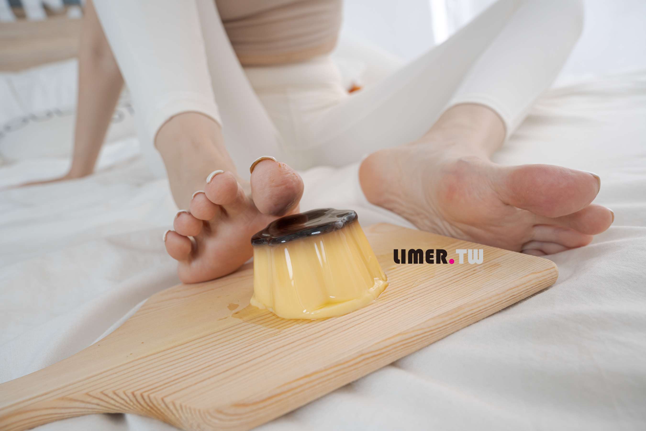 《[寄卖]语葳Jaly布丁脚脚味吸吮停不下来》作品图