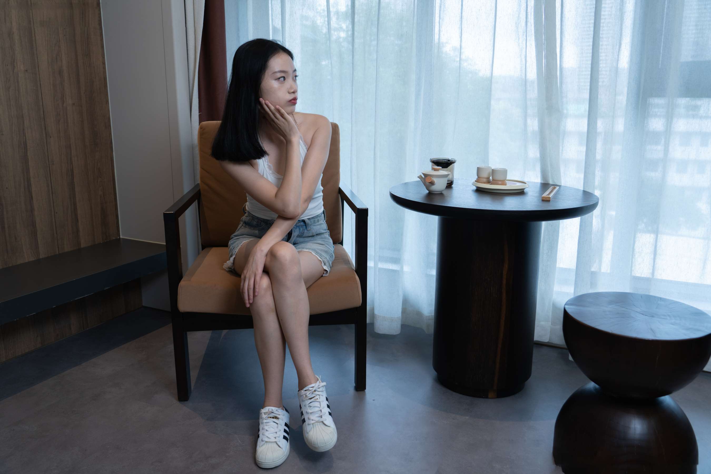 《齐齐 板鞋の裸足》作品图