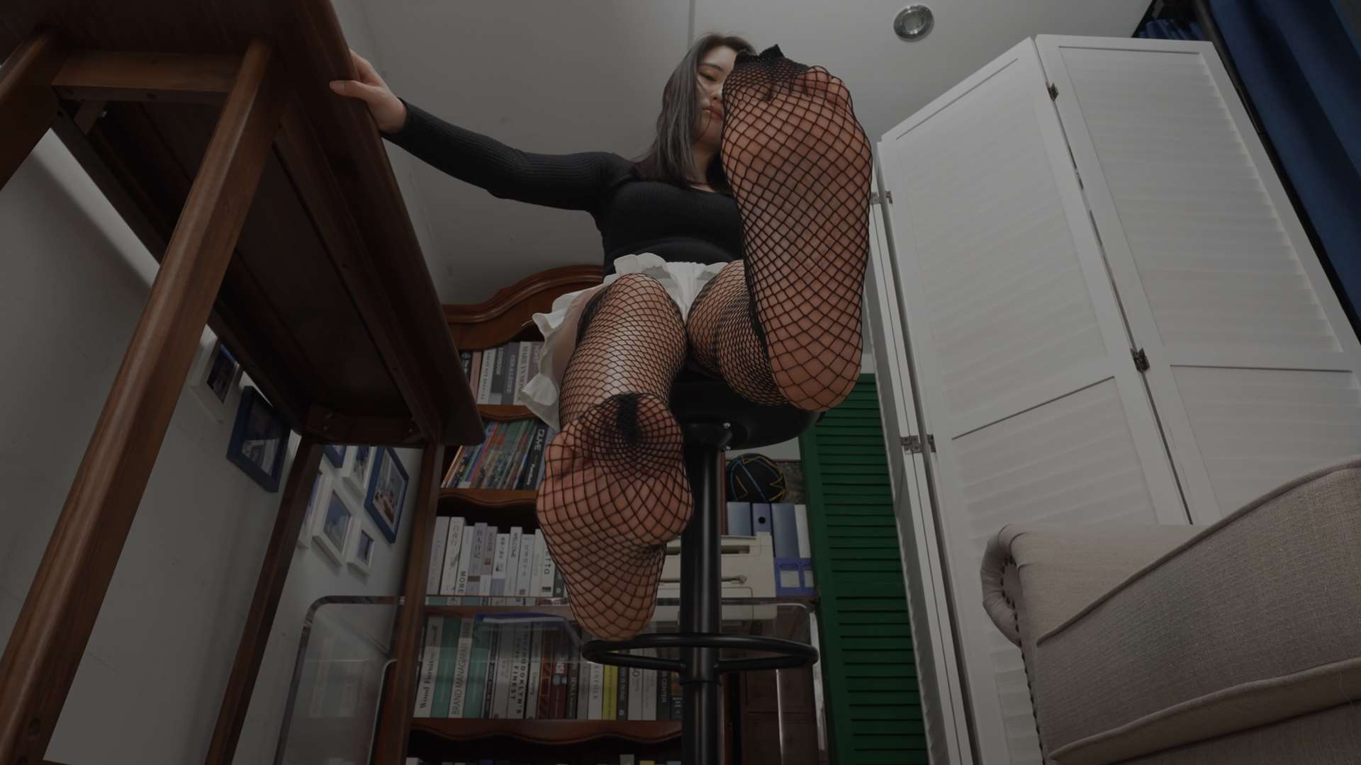 《[寄卖视频]A&F-Wangxixi展示她性感灵活的小脚》作品图