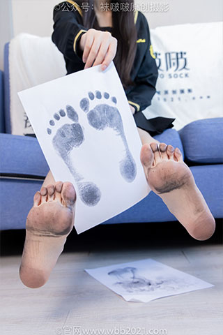 [袜啵啵] 450期 甜甜圈-皮鞋、白丝-脚尖加固款、裸足、裸足印泥踩脚印剧情(带视频)【142P+1V/7.55G】