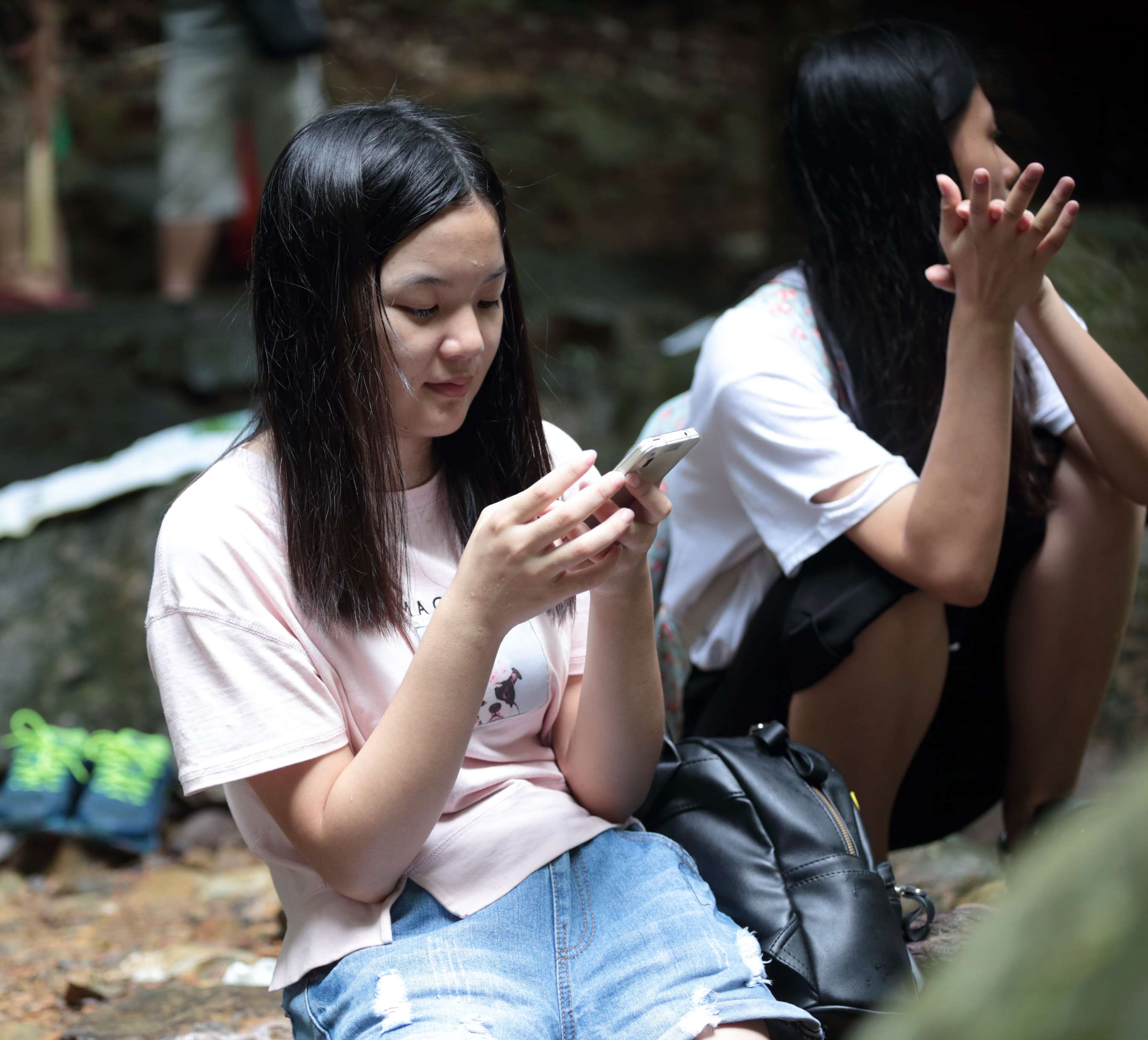 《清纯漂亮的18岁小女生，有双超性感玉足》作品图