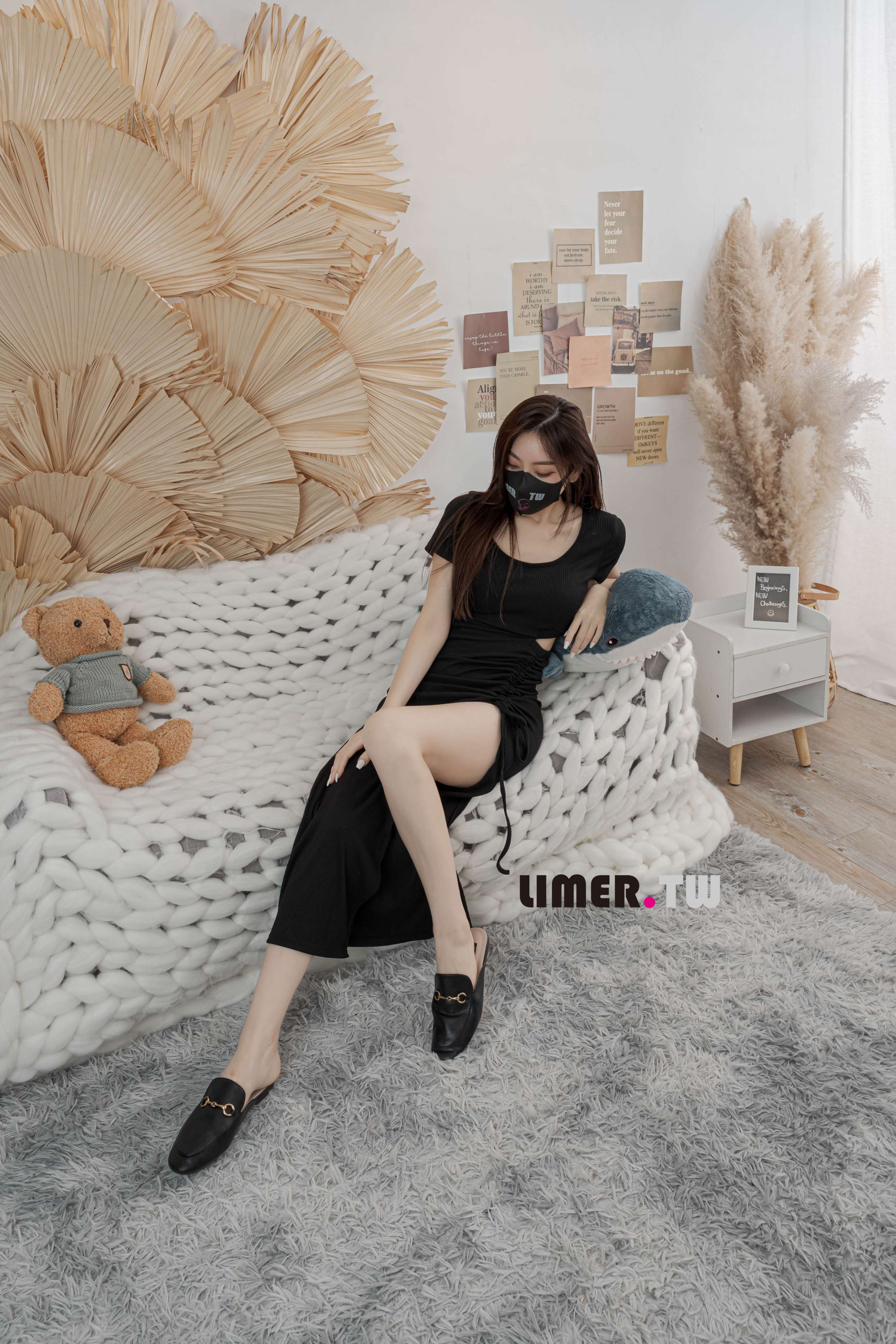 《[寄卖]语葳 Jaly躲在穆勒鞋里害羞的脚趾》作品图