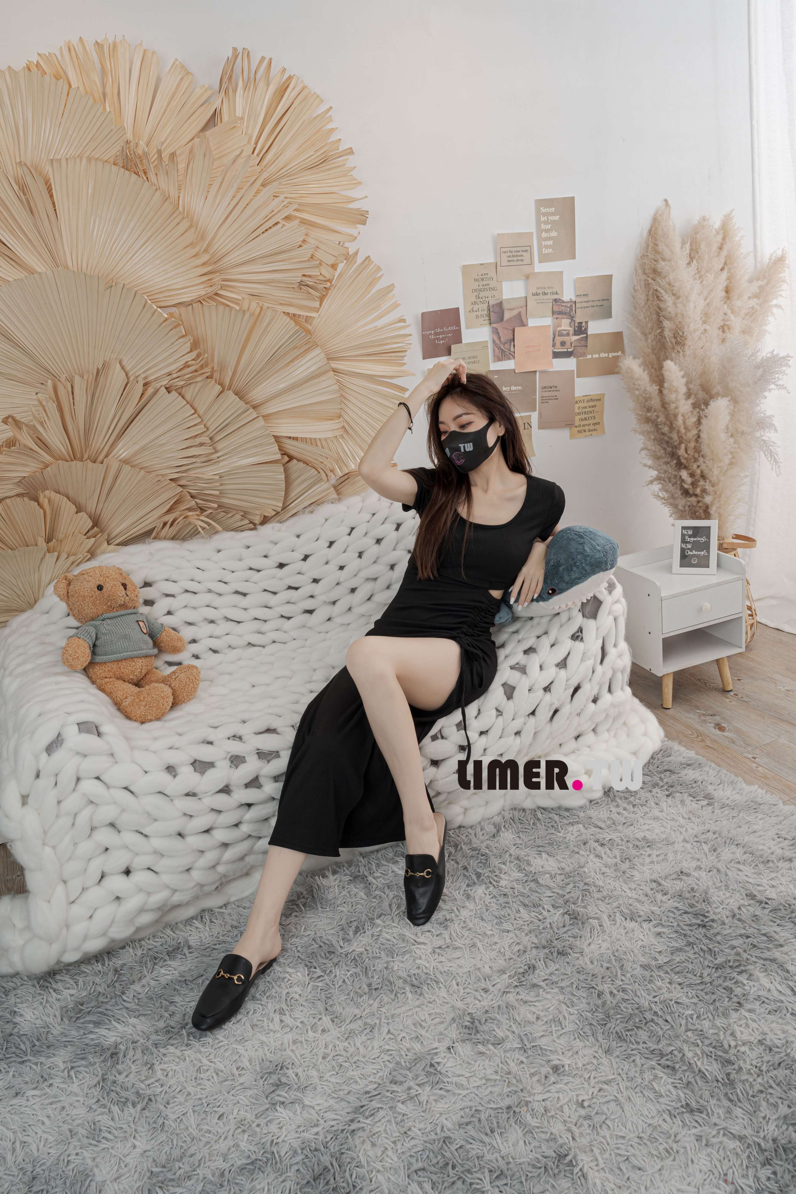 《[寄卖]语葳 Jaly躲在穆勒鞋里害羞的脚趾》作品图