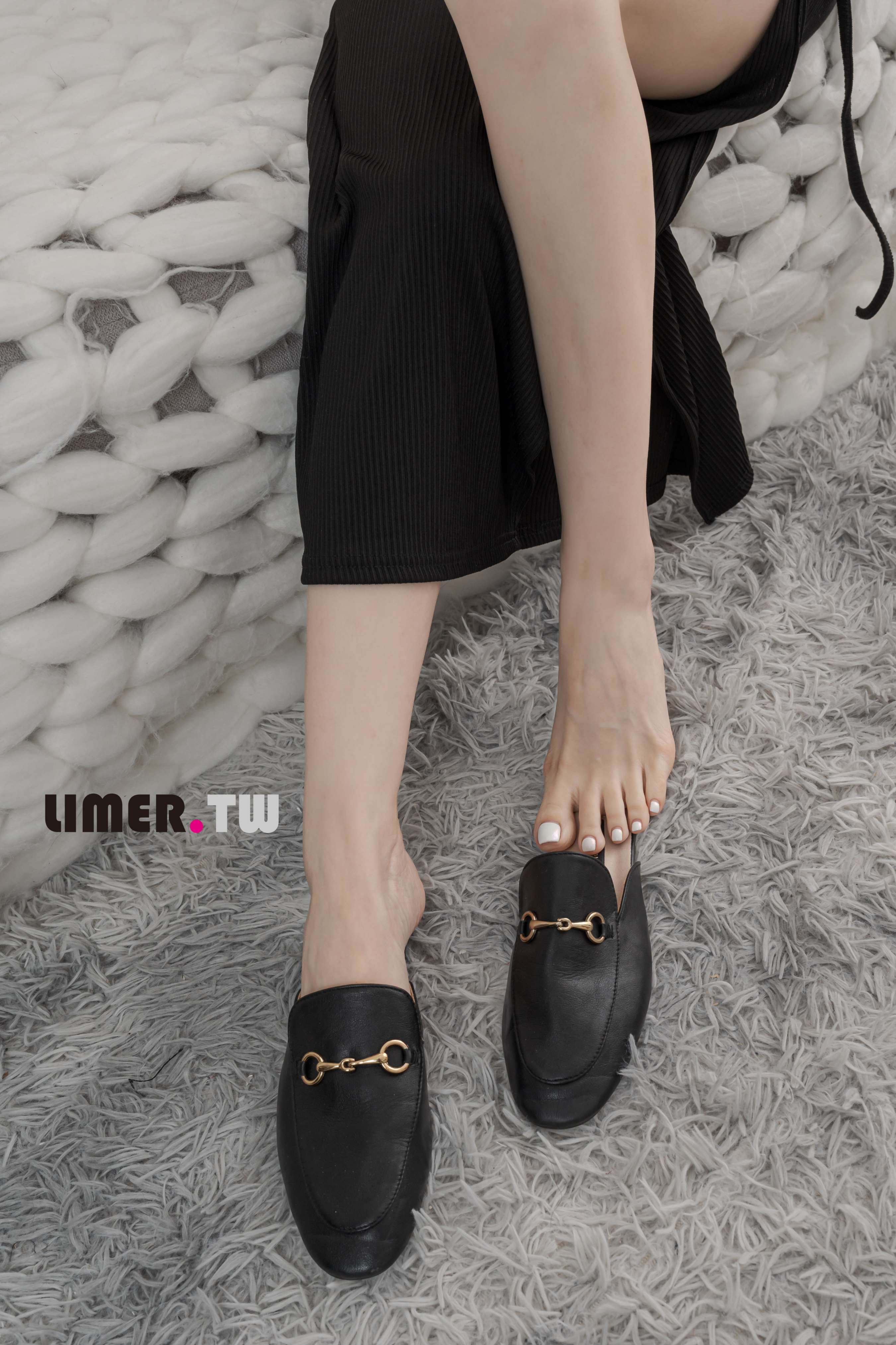 《[寄卖]语葳 Jaly躲在穆勒鞋里害羞的脚趾》作品图