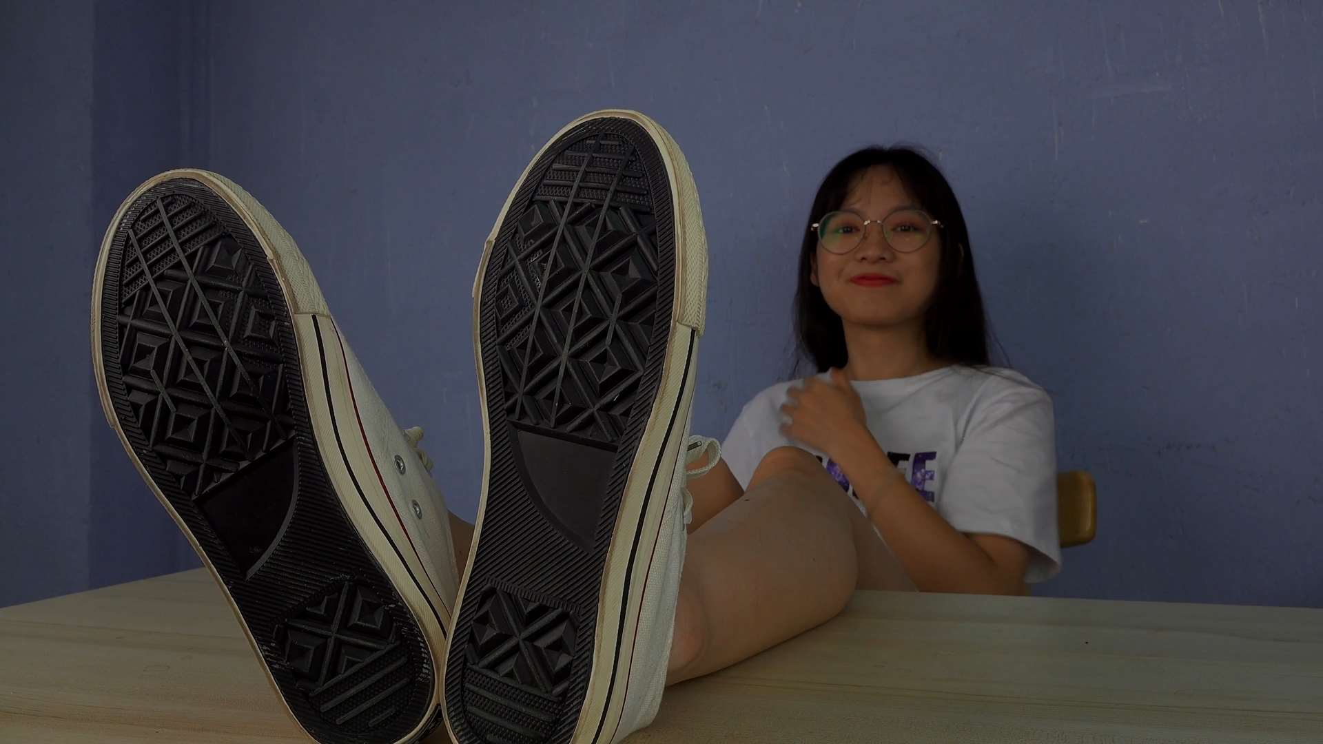 《[视频]潘婷另类的美脚和丝袜脚展示，语言诱惑》作品图