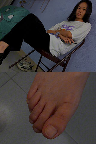 [视频]小怡办公室原味美脚挑玩高跟鞋