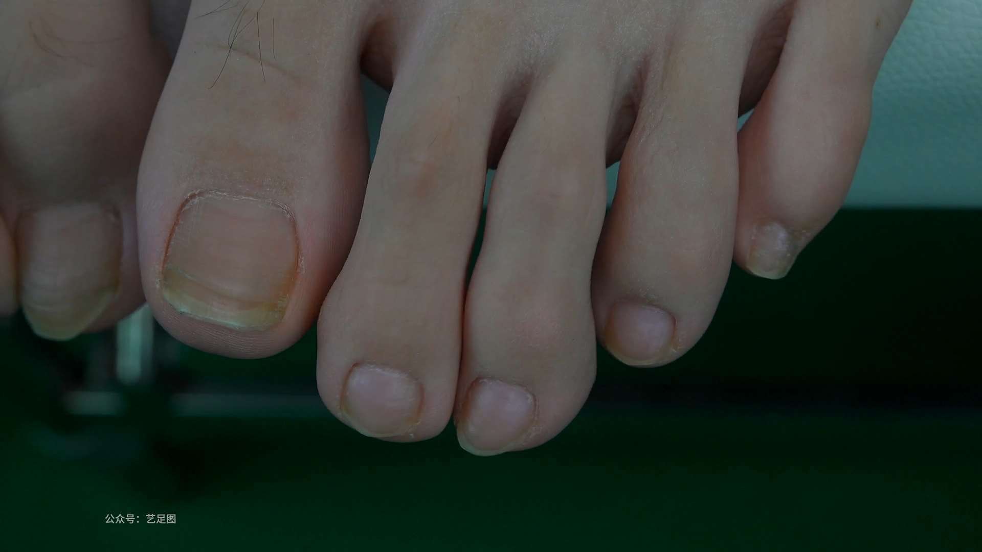 《[视频]颖颖全方位展示39码骨感大脚》作品图