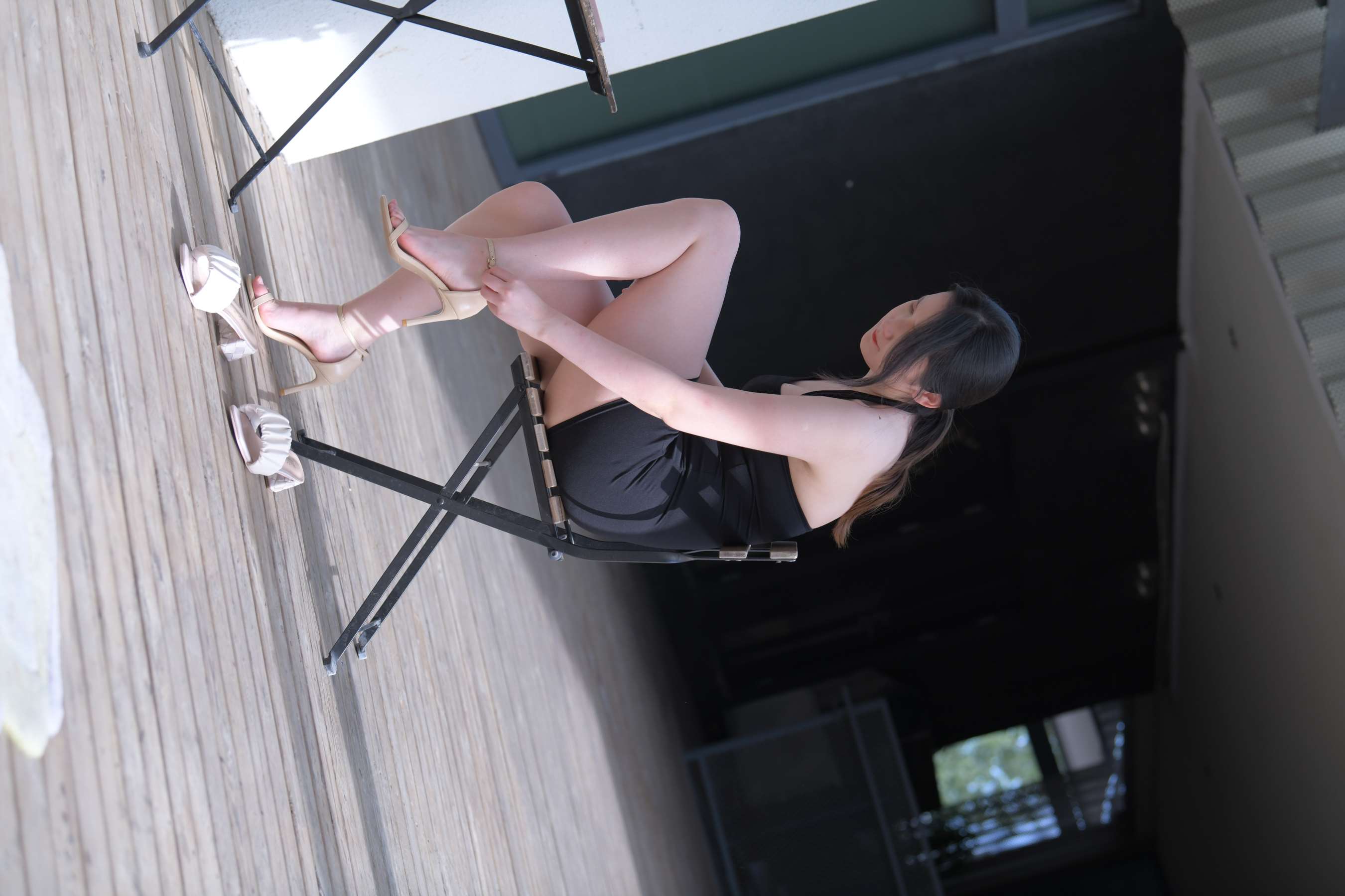 《小姐姐黑色包臀》作品图