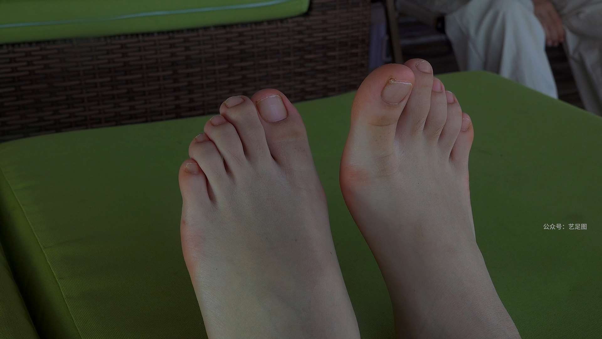 《[视频]学生晓琦红润的原味脏美脚》作品图