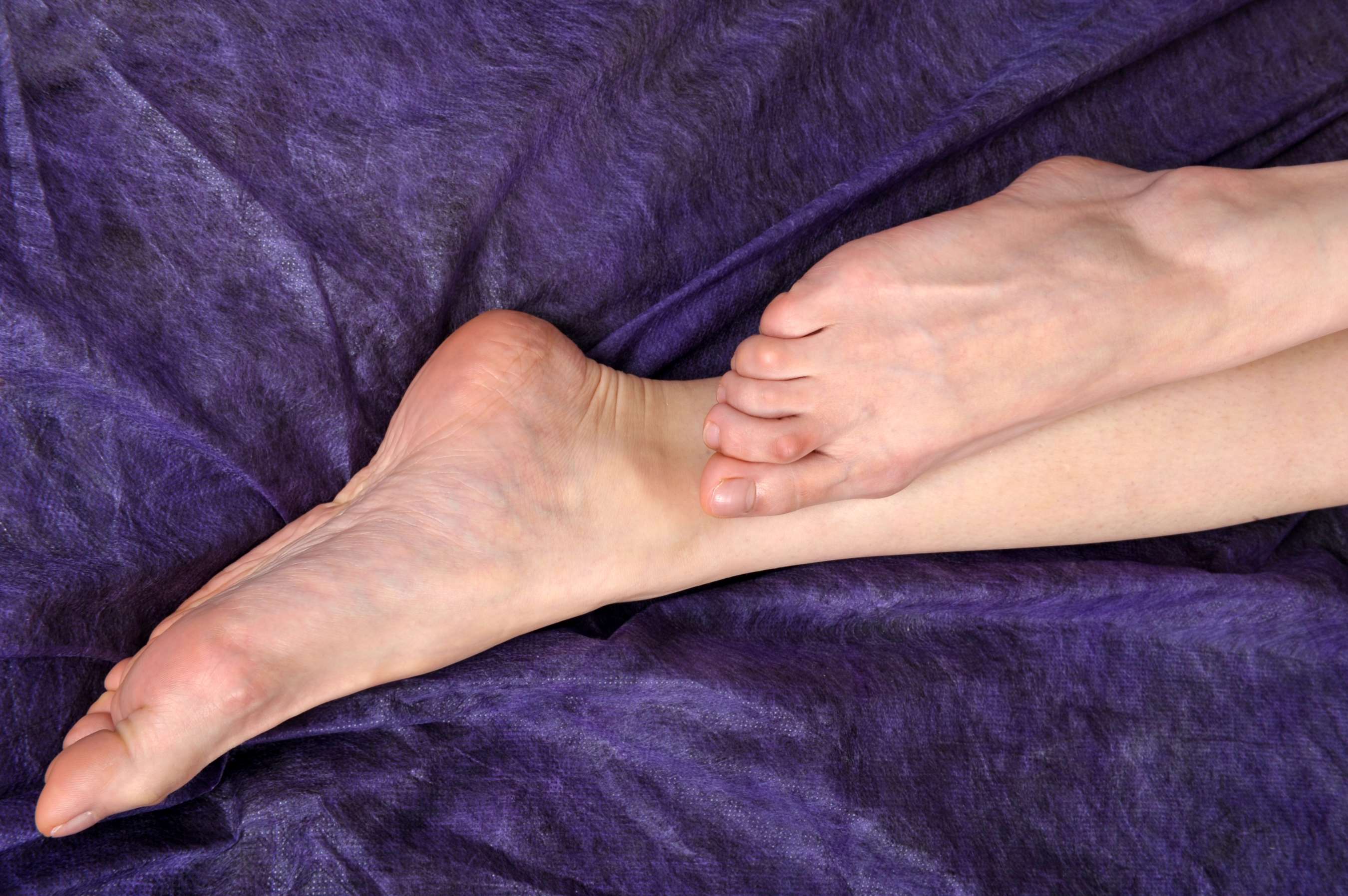 《智斯 嫩足》作品图