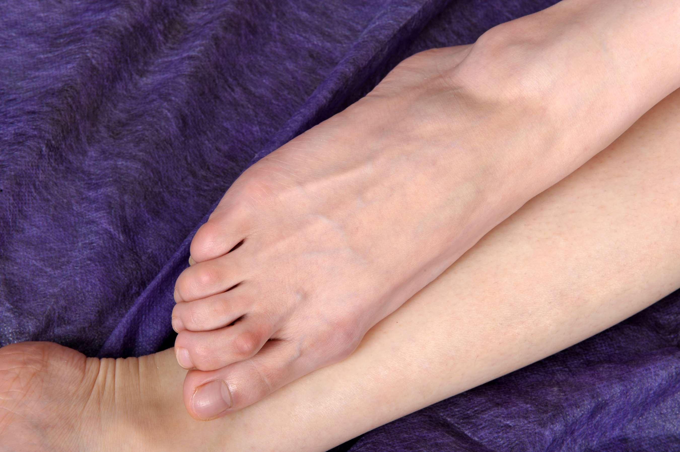 《智斯 嫩足》作品图