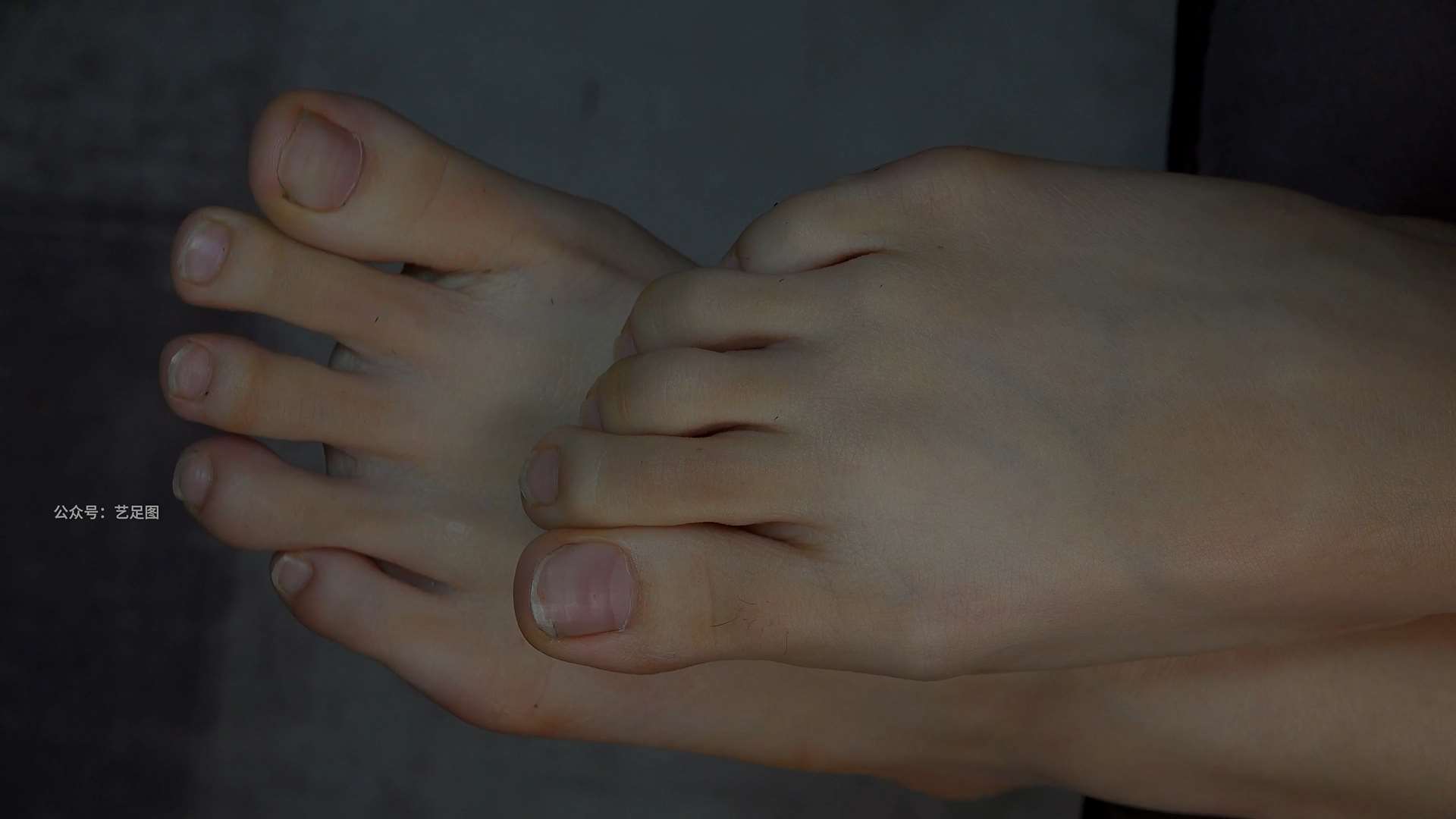 《[视频]玩小网红美女茵茵白嫩美脚》作品图