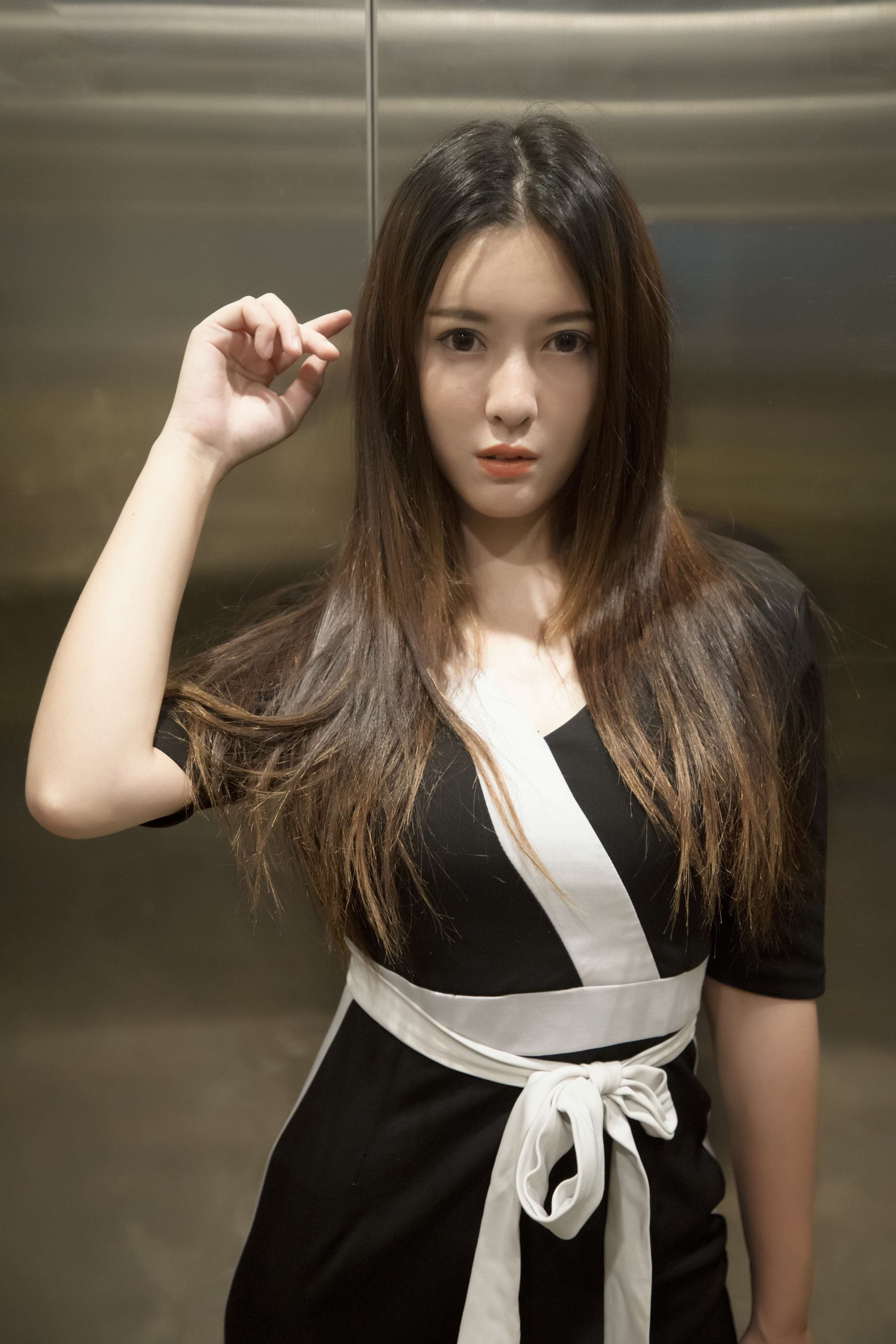 《小姐姐高跟の肉丝足》作品图