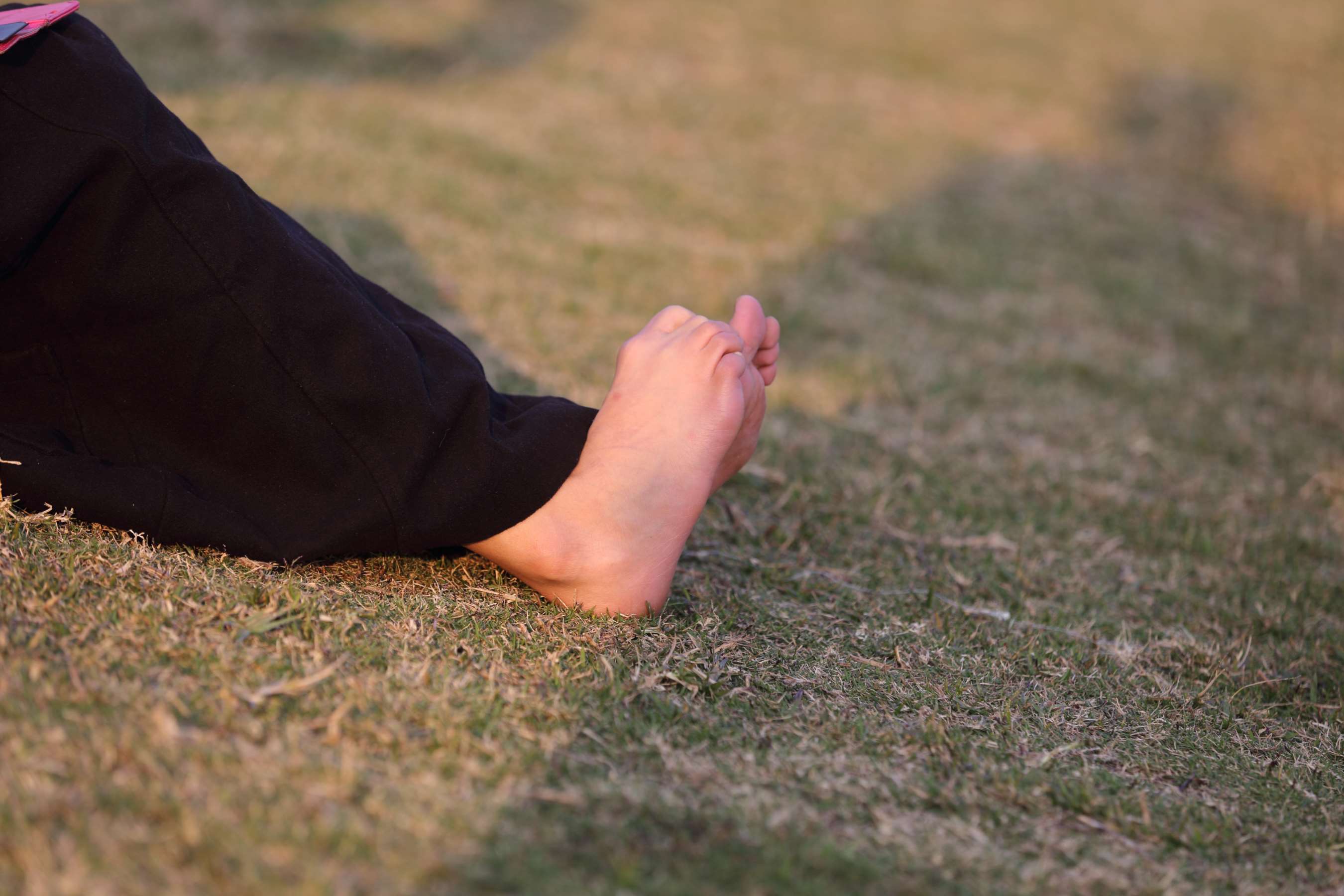 《佛山小美女娇柔的汗脚底》作品图