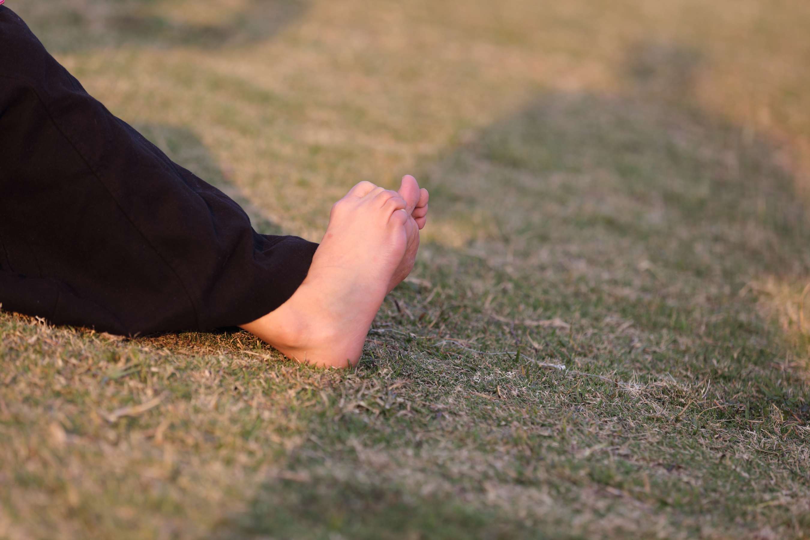 《佛山小美女娇柔的汗脚底》作品图