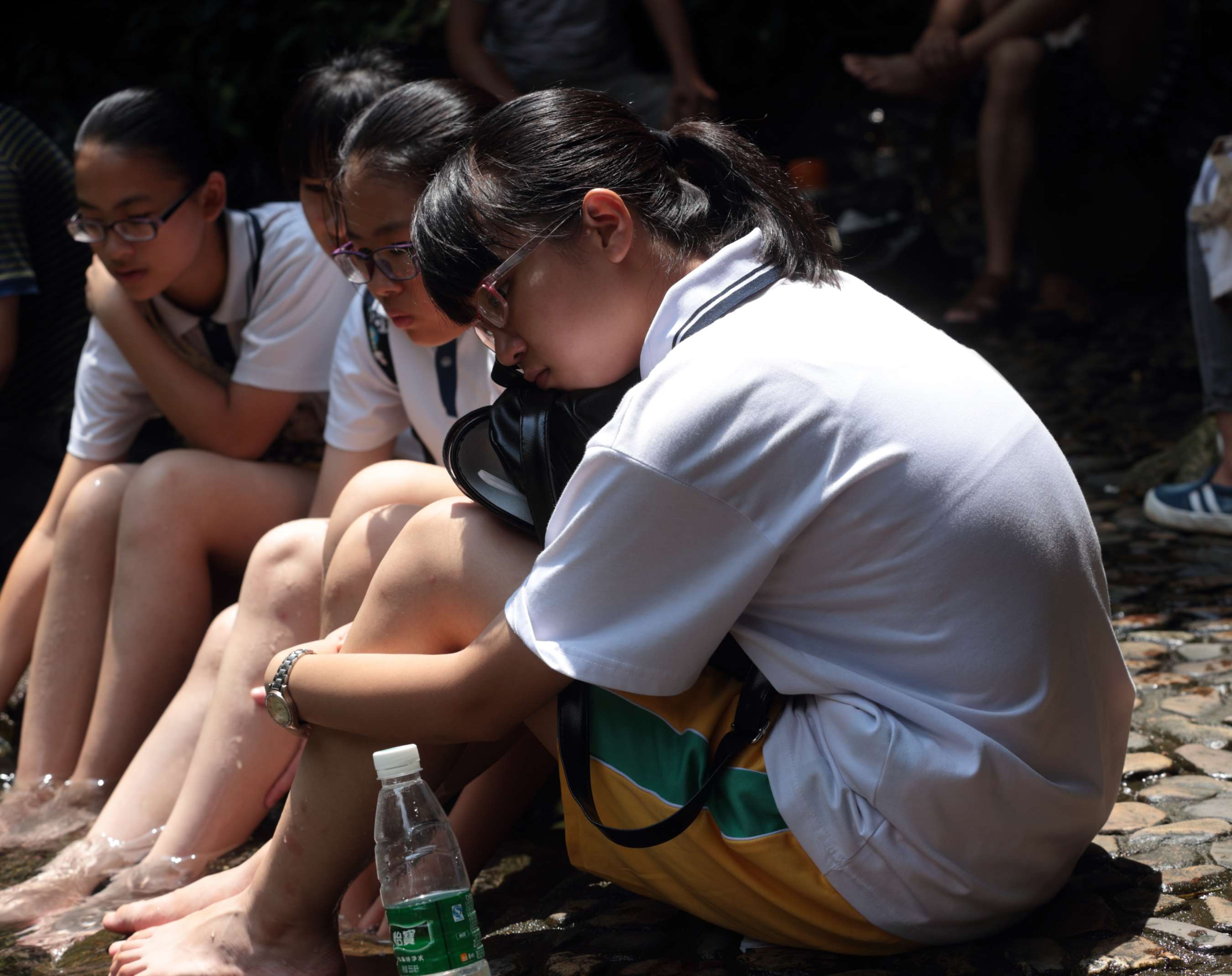 《高考完毕那天值得姑娘们疯狂一下》作品图