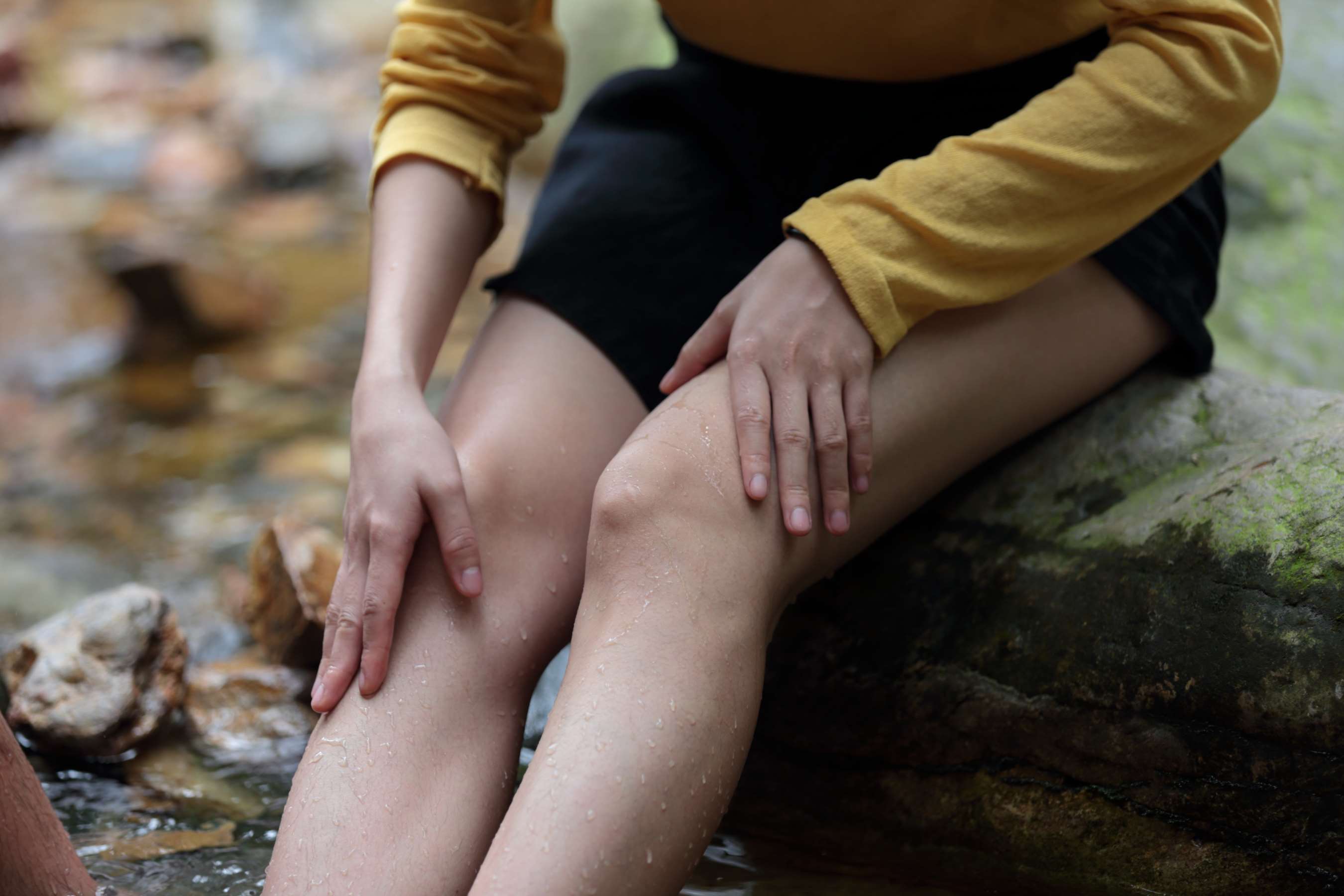 《年轻活力的大学生，脚型纤薄修长》作品图