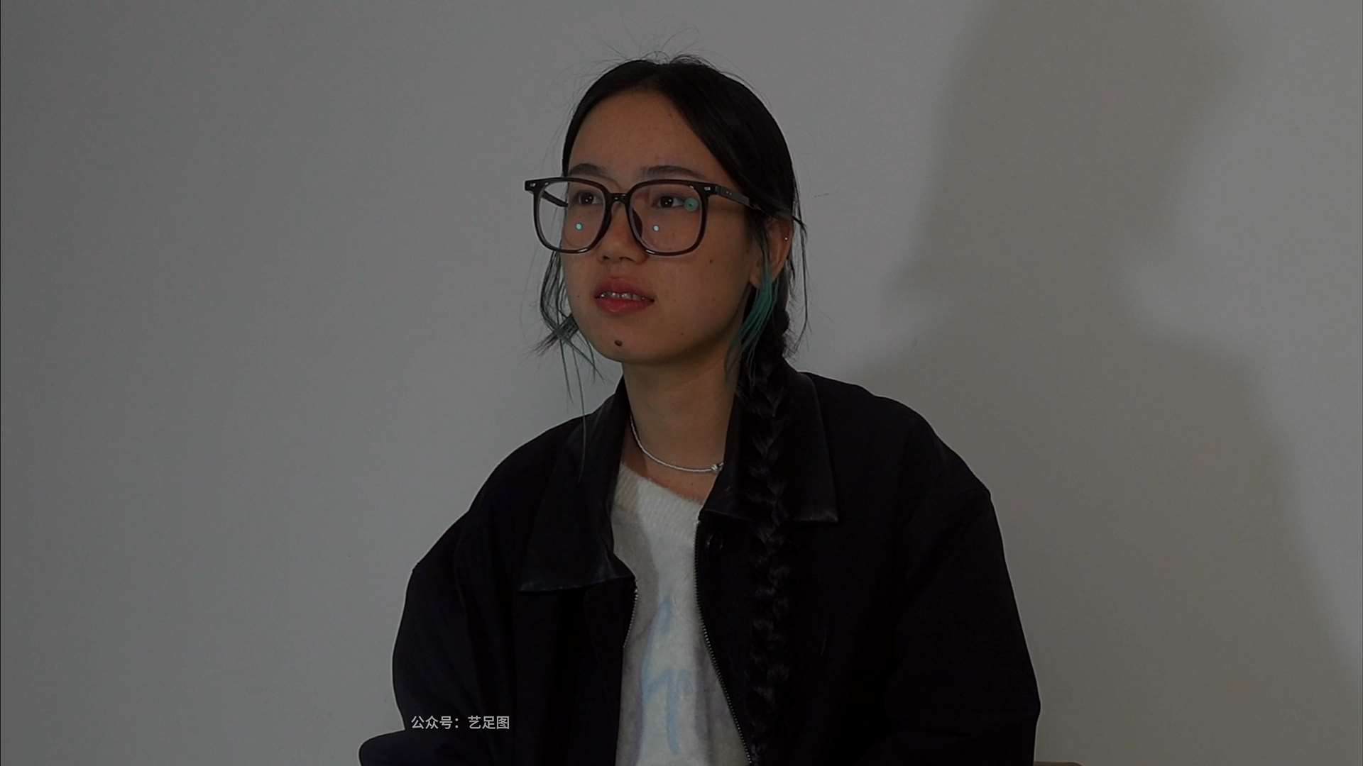 《[视频]新模特大婷性感40码大脚丫，近距离秀原味大脚》作品图