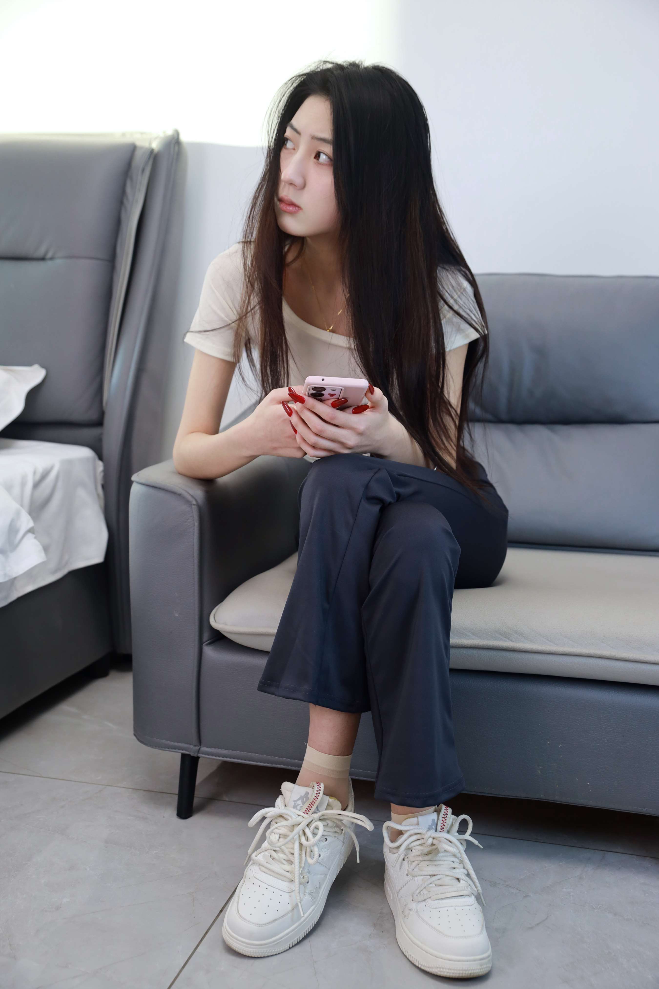 《小宇 沙发展嫩足》作品图