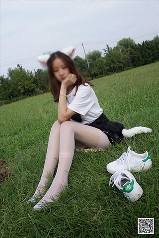 妖精糖果031-粥粥-狐狸师妹的白丝袜【74P/70M】