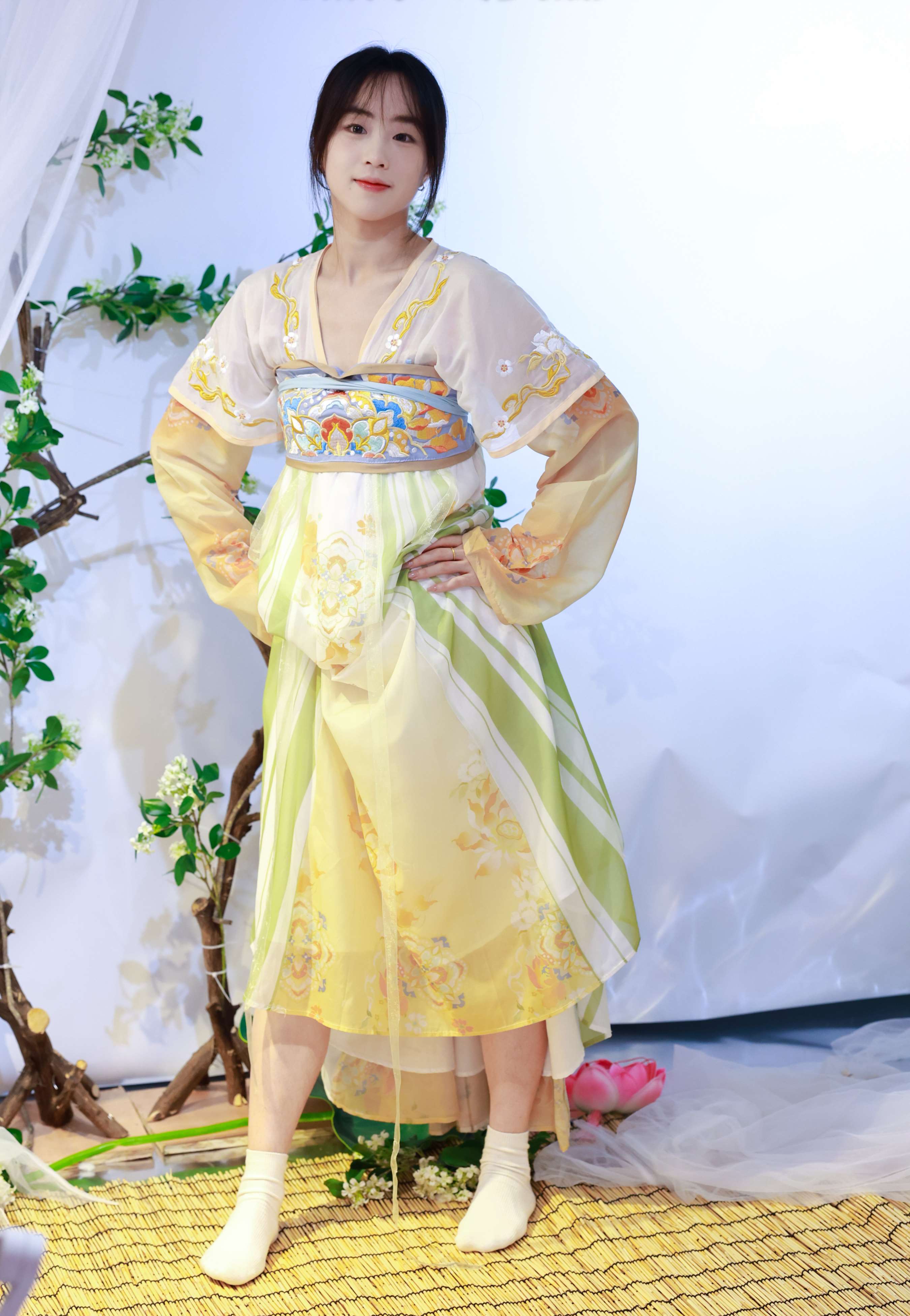 《Aubrey 古装の嫩足》作品图