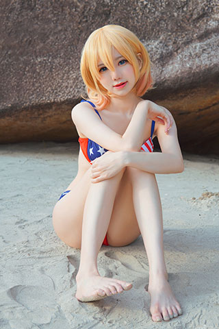 Sally Dorasnow Mami Nanami Bikini