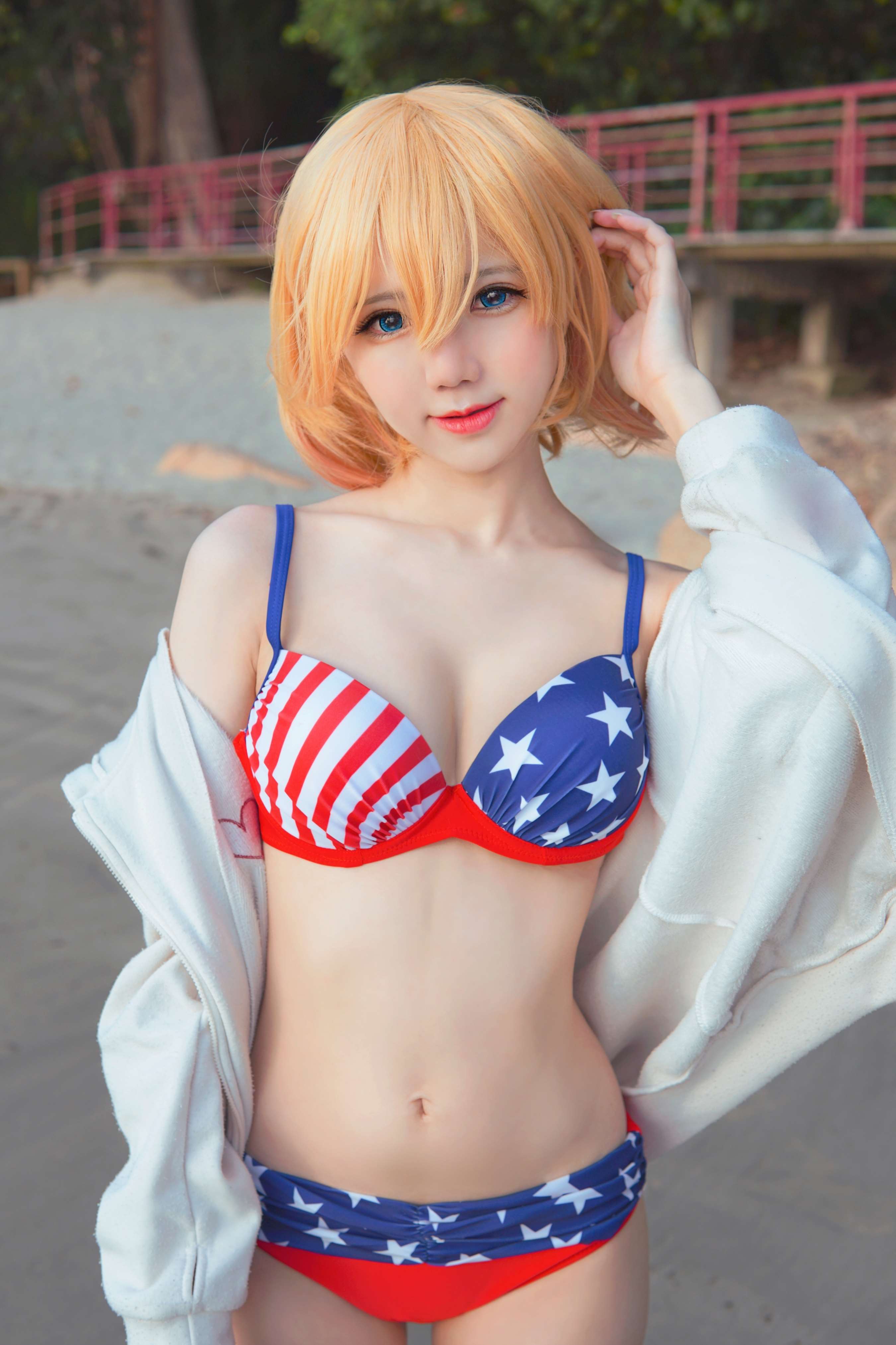 《Sally Dorasnow Mami Nanami Bikini》作品图