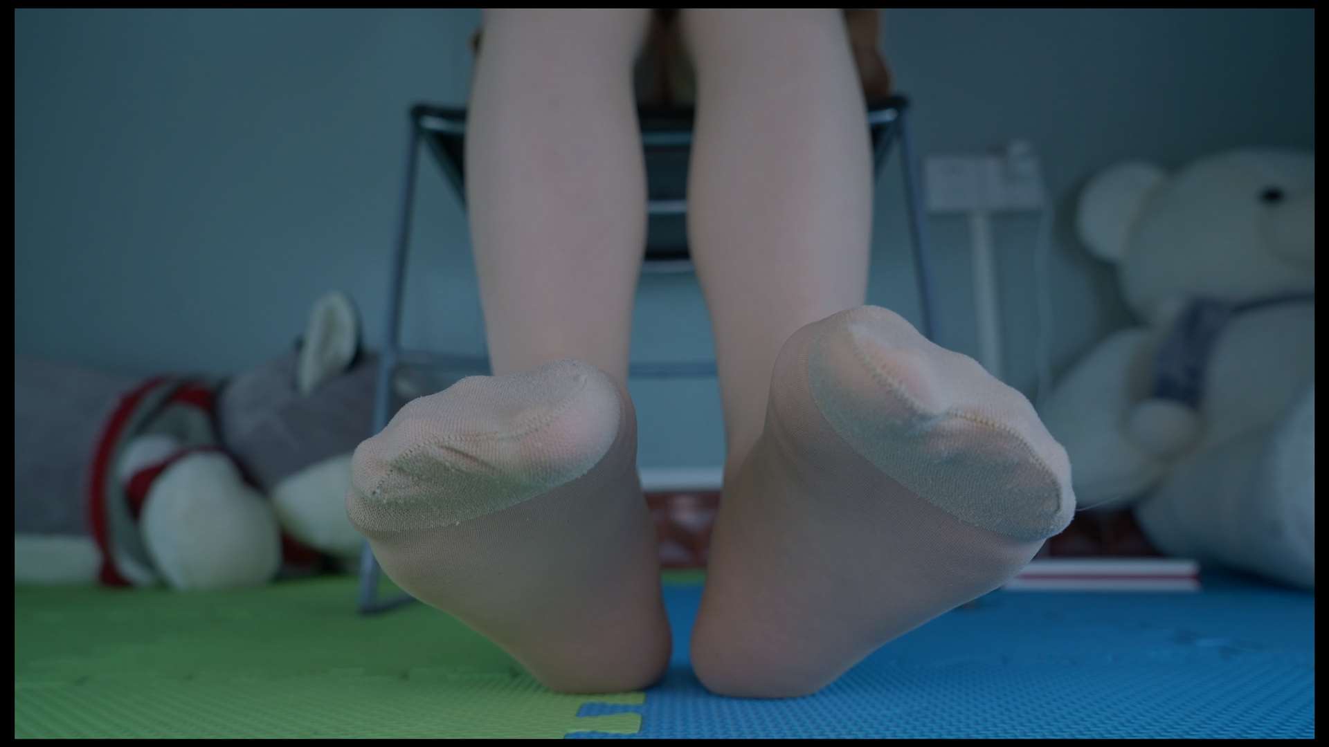 《[视频]小夏第一次来就穿脚尖加固肉丝袜》作品图