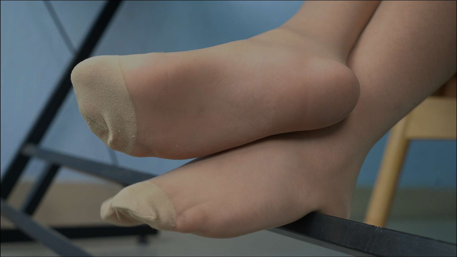 《[视频]诺思肉丝连裤诱惑，红润的脚底加修长的腿》作品图