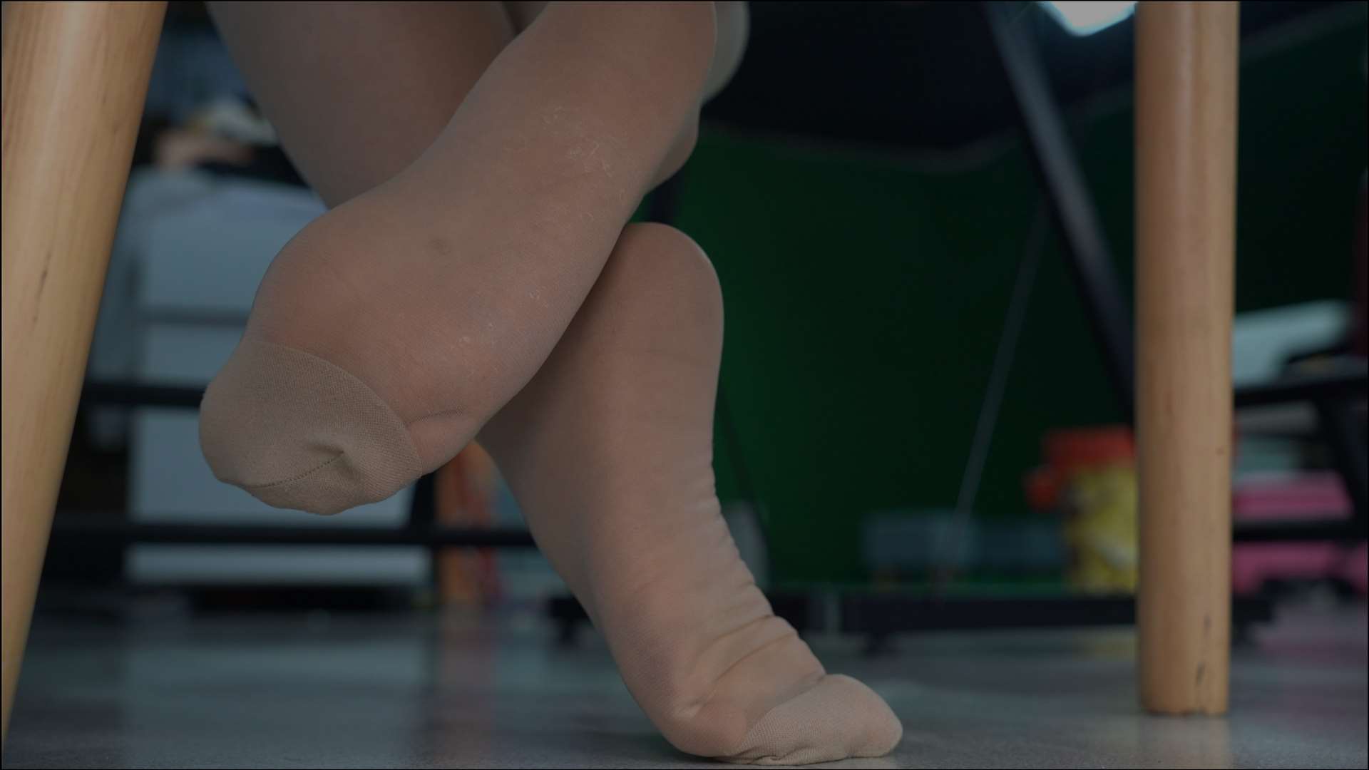 《[视频]诺思肉丝连裤诱惑，红润的脚底加修长的腿》作品图