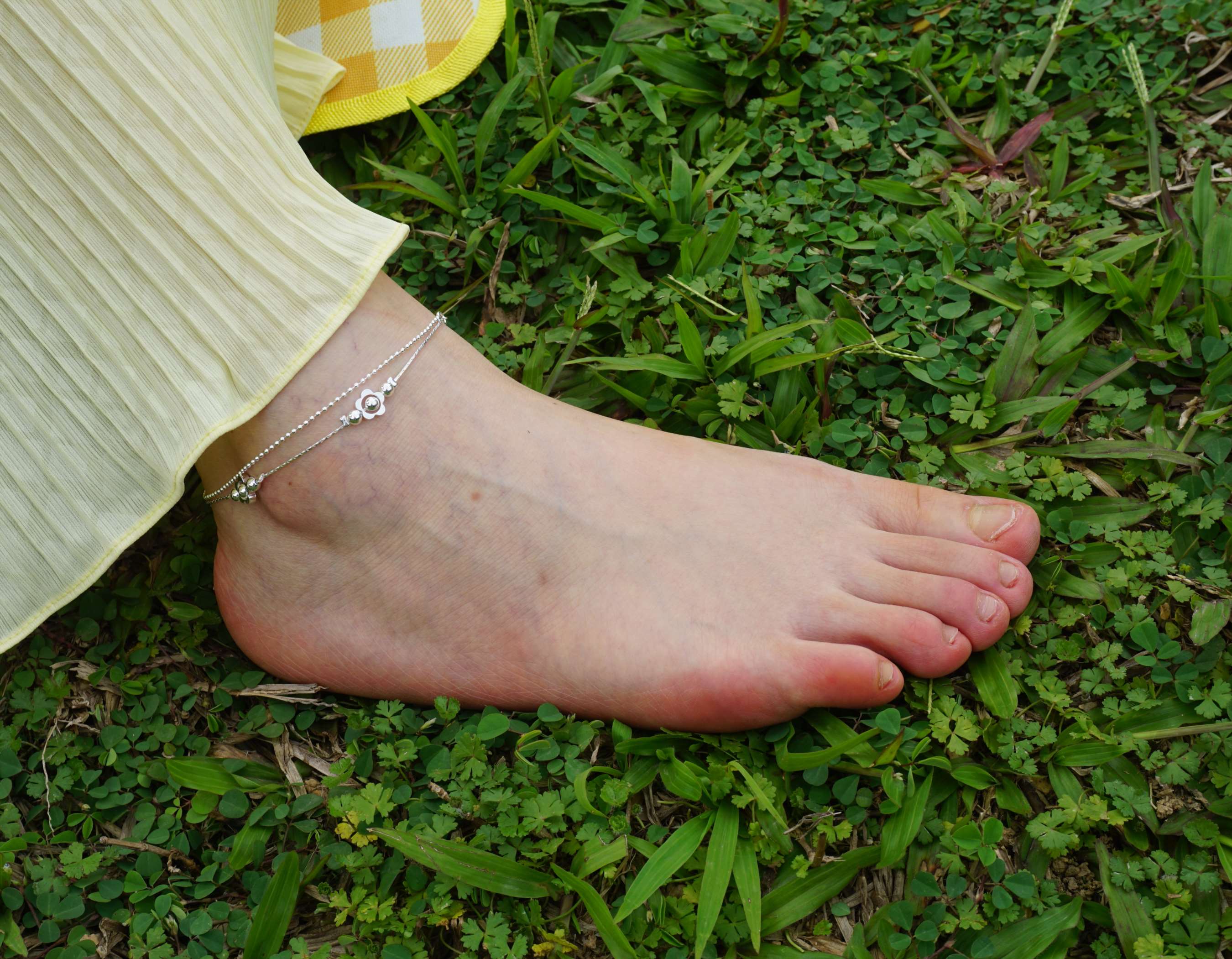 《艳艳的红润美脚》作品图