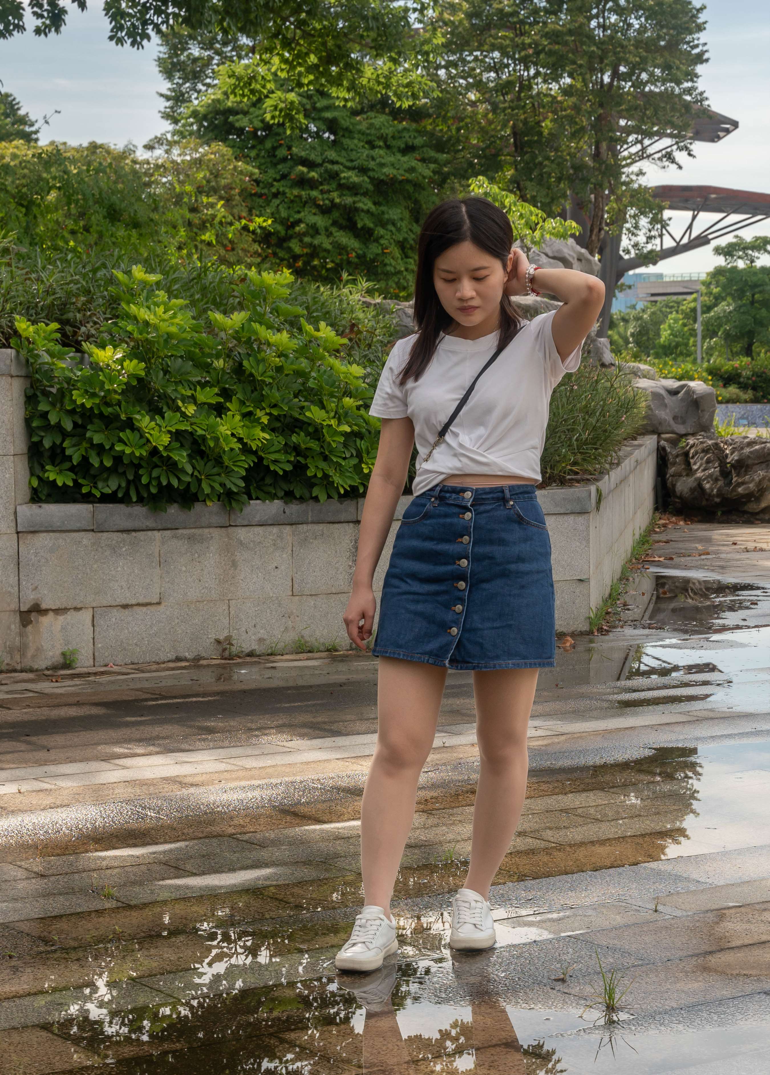 《小梅公园晒丝足》作品图