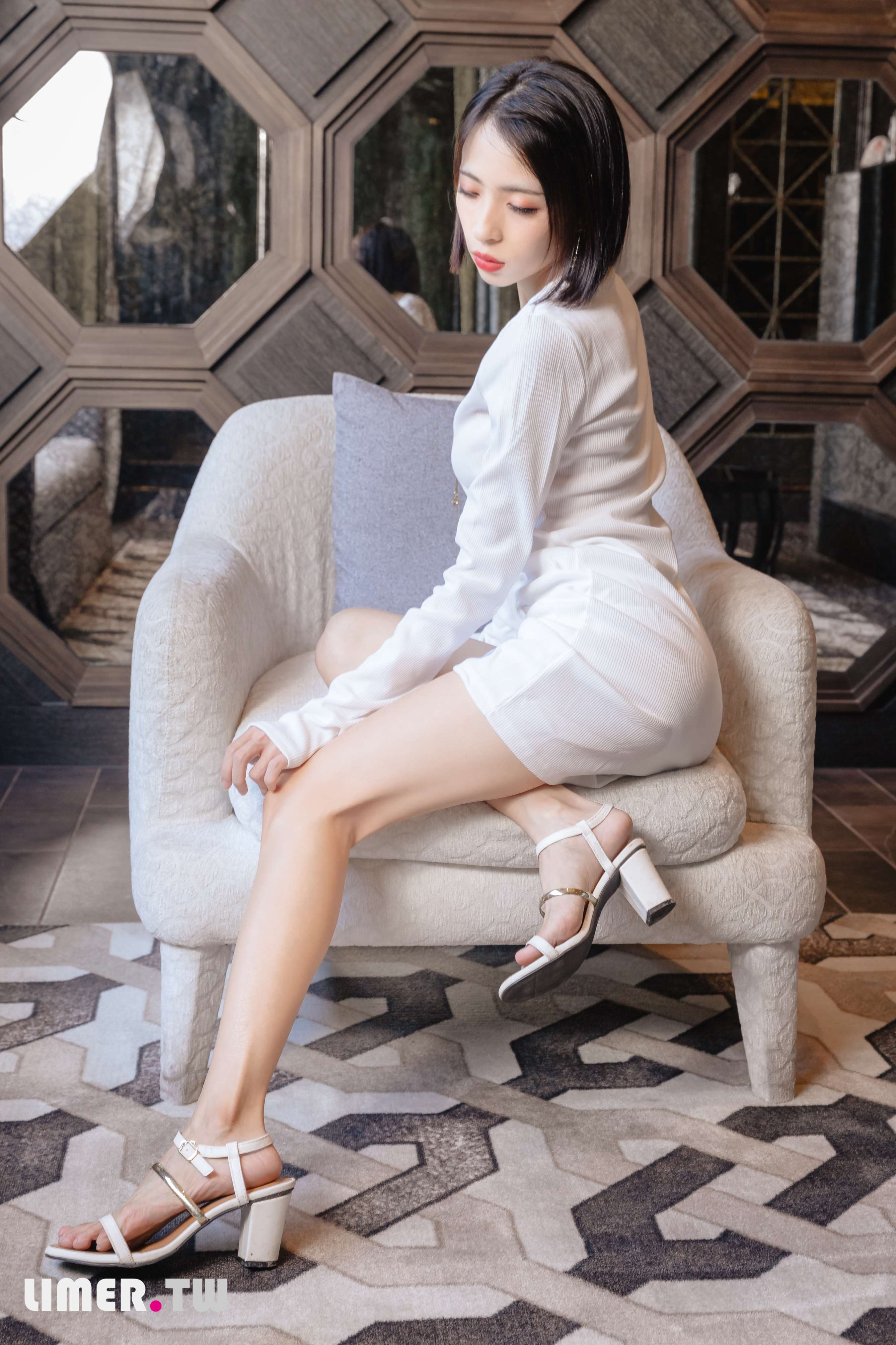 《[寄卖]雪白嫩肌-子子冬日诱惑》作品图