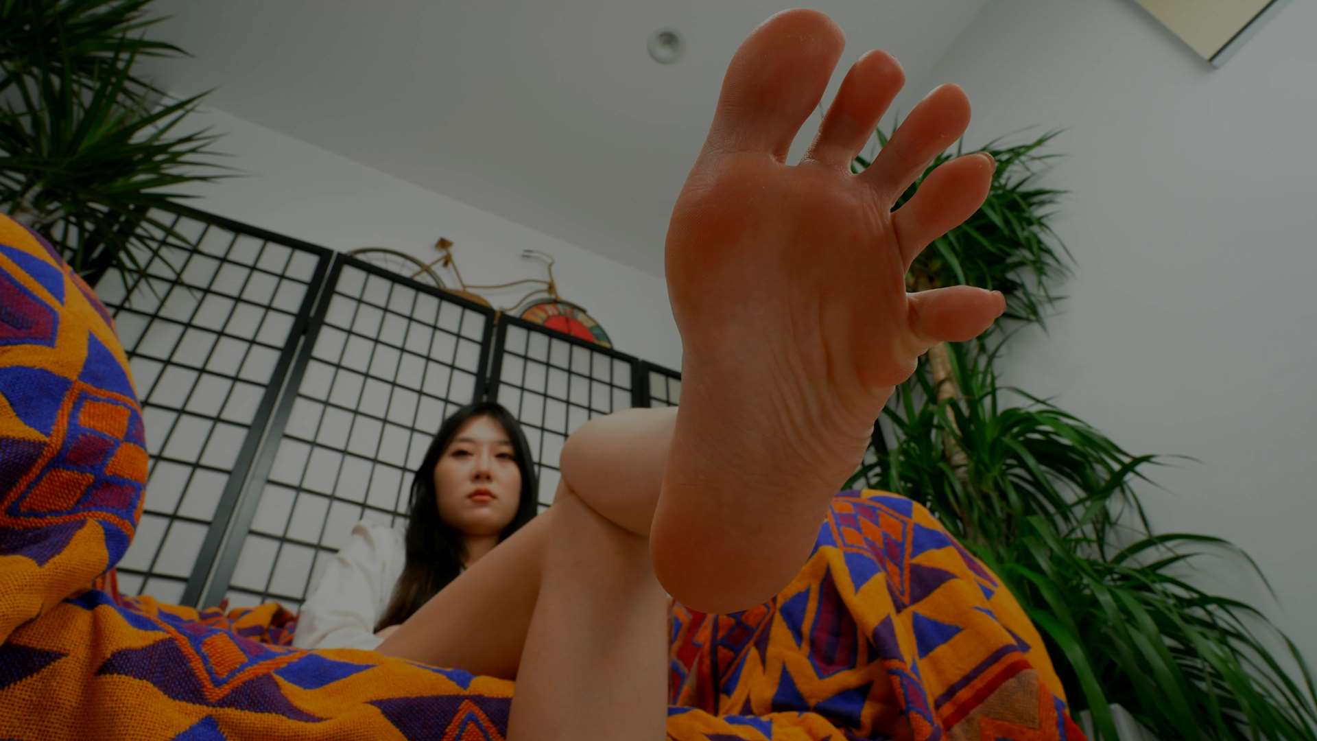 《[寄卖视频]A&F-July脱高跟展嫩足》作品图